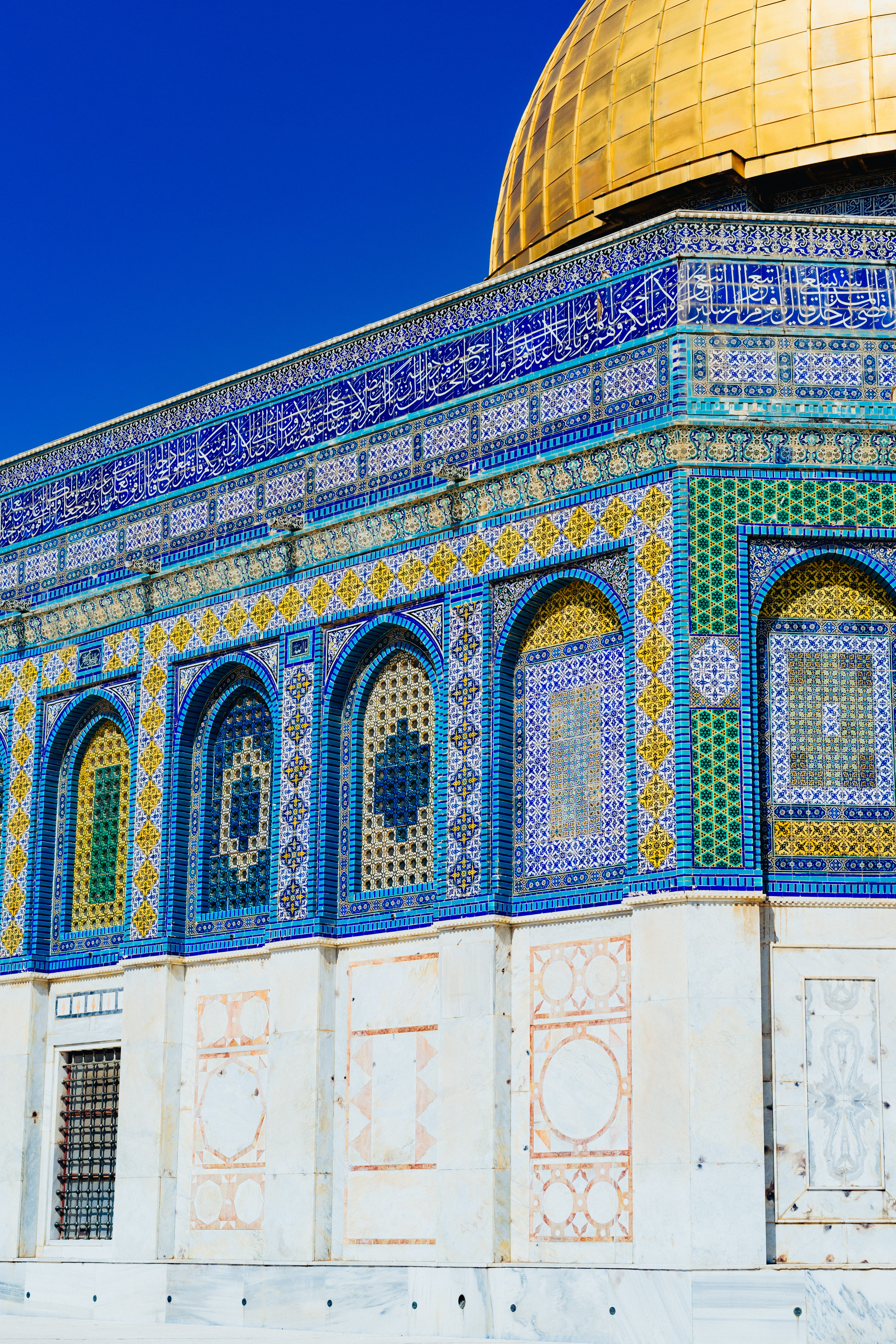 landscape photo of blue, white, and green mosque, Dome of the rock building