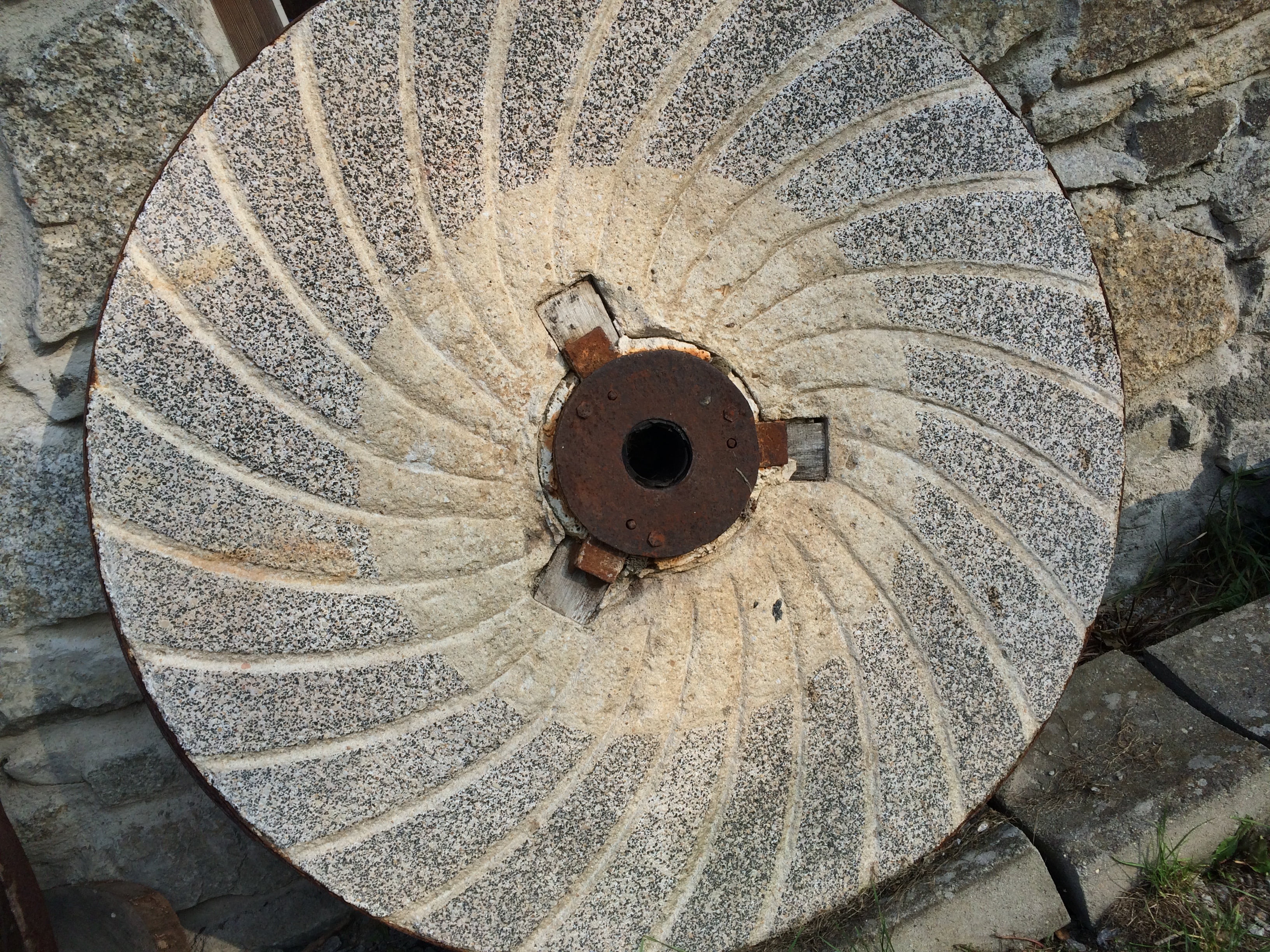 mill, grind, millstone, windmill, circle, geometric shape, pattern