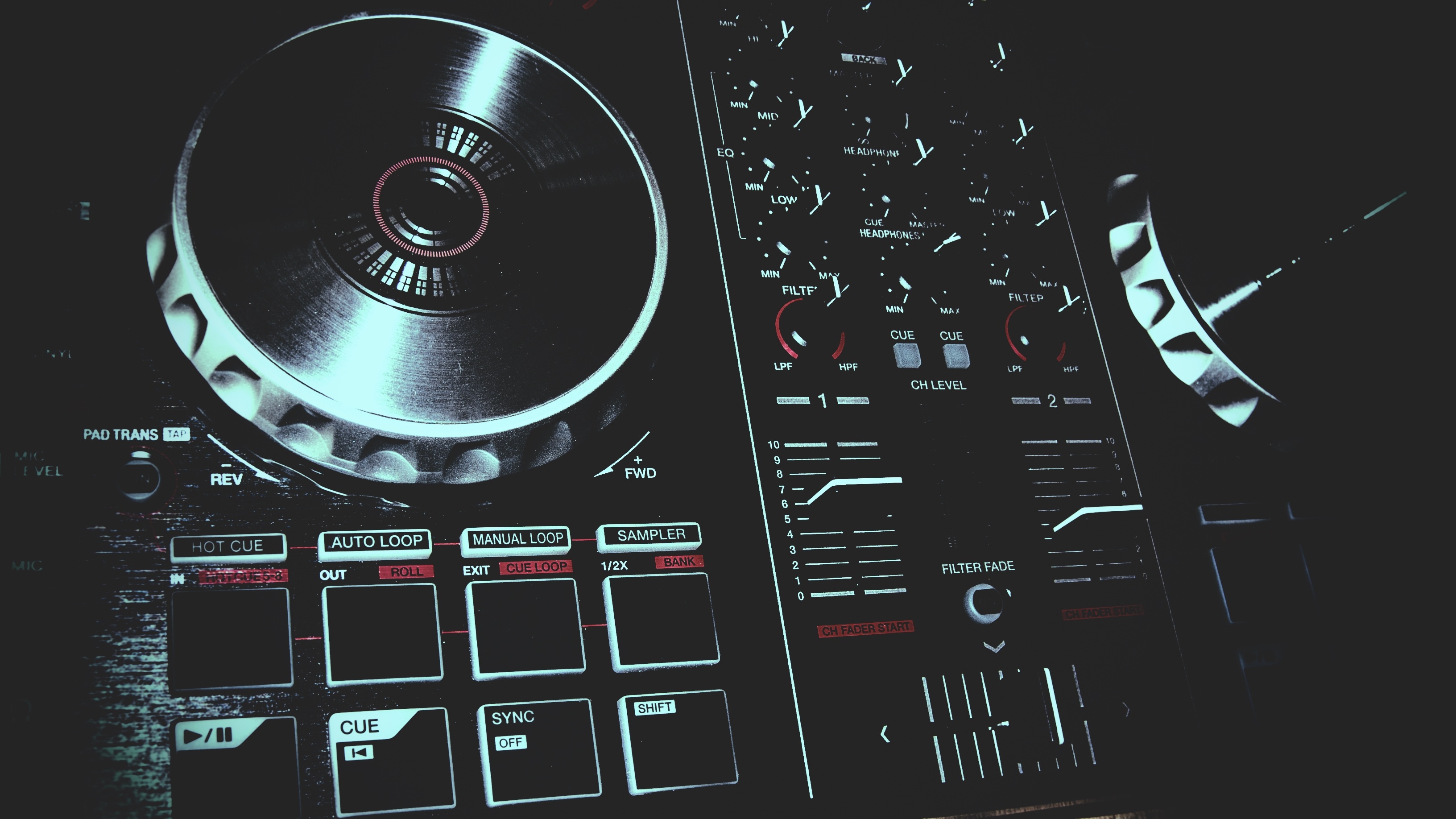 closeup photo of black DJ controller, serato, pioneer, pioneer dj