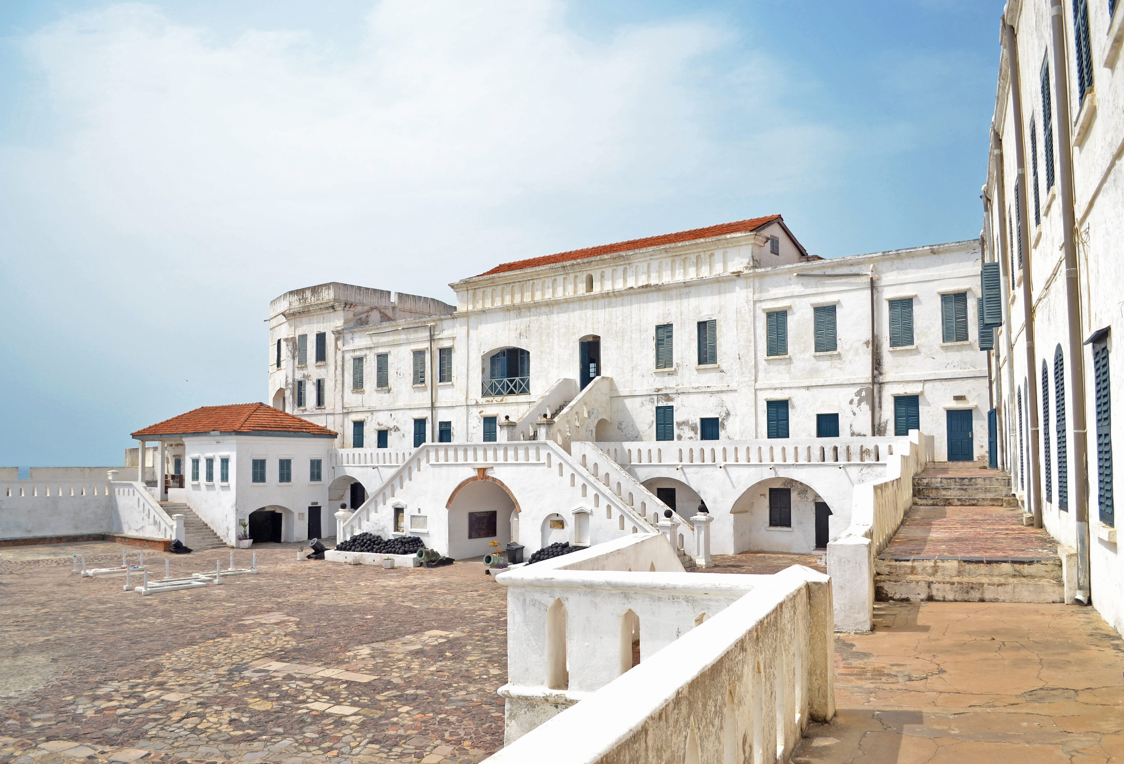 free-download-hd-wallpaper-castle-cape-coast-ghana-architecture