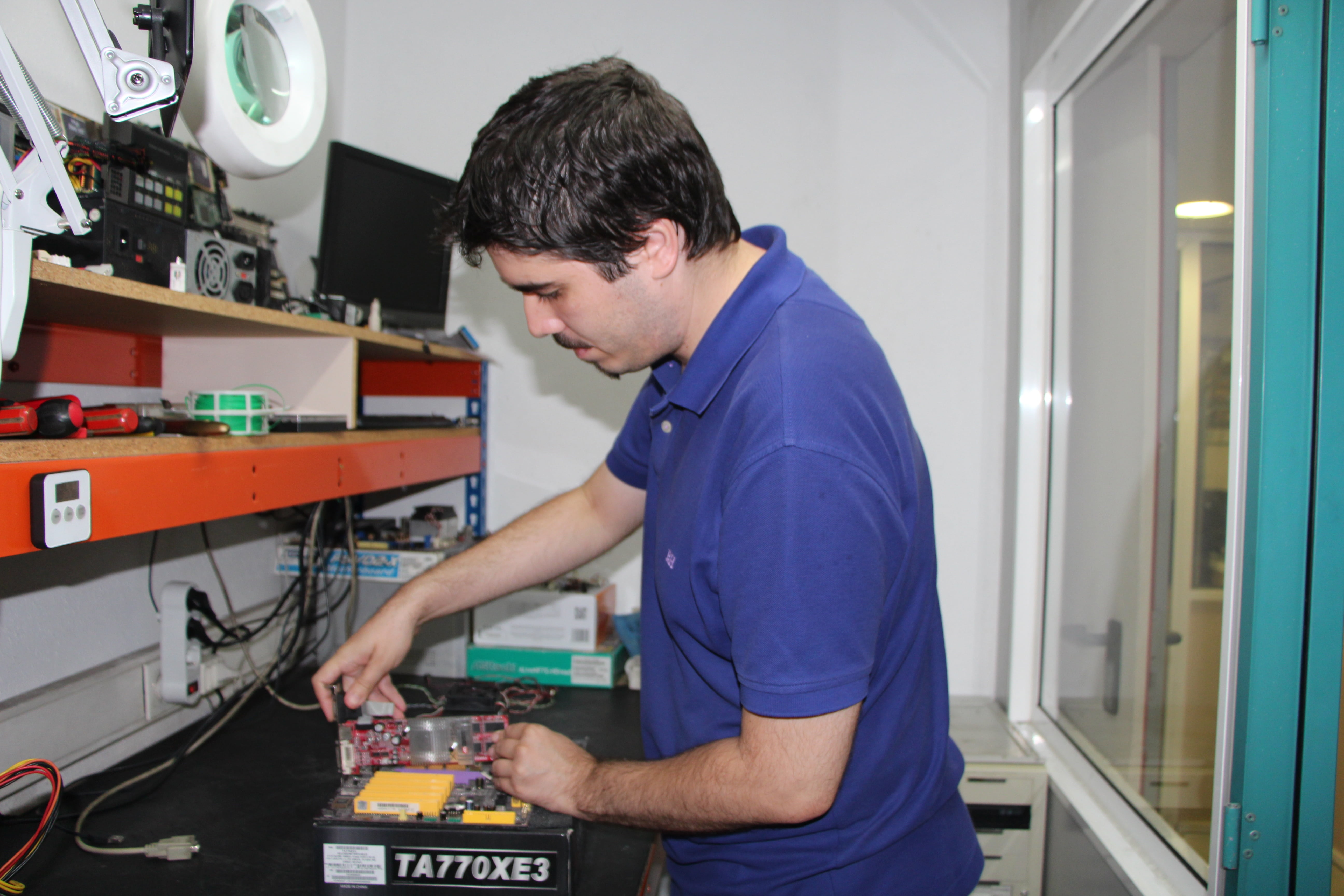 workshop, hardware, classroom, school, computing, one person