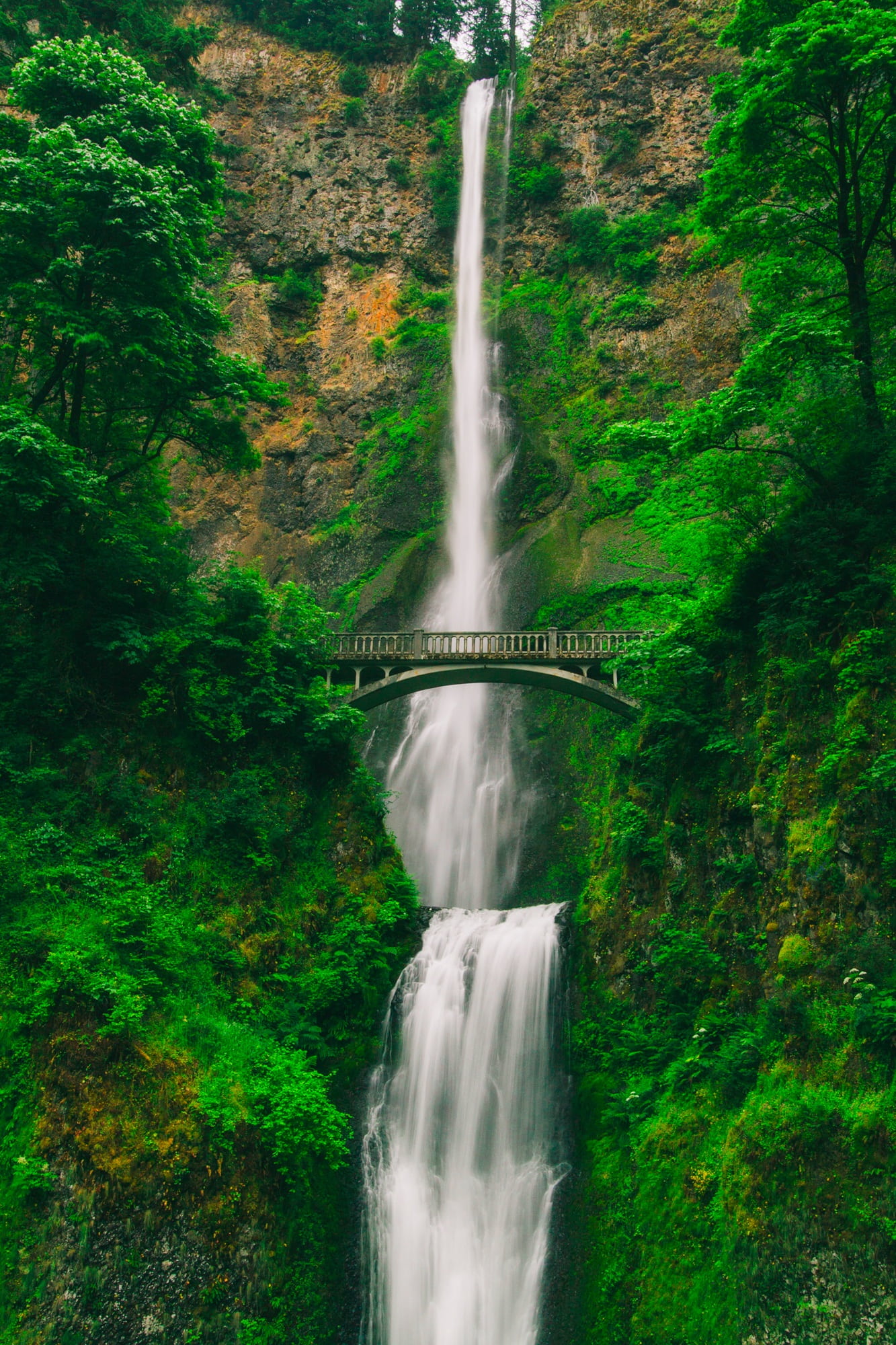 macro shot of waterfalls, multnomah falls, oregon, tourism, mountain