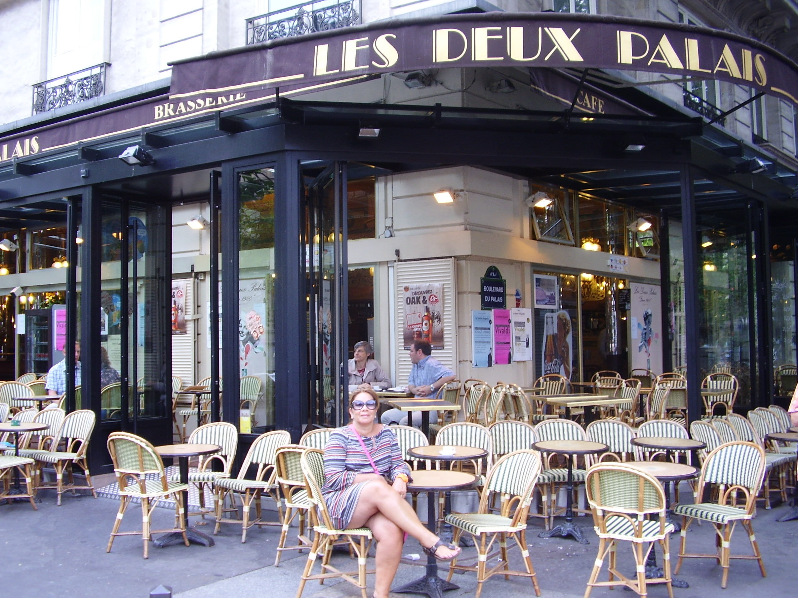 Parisian Cafe, Paris, France, pigale, chair, table, restaurant