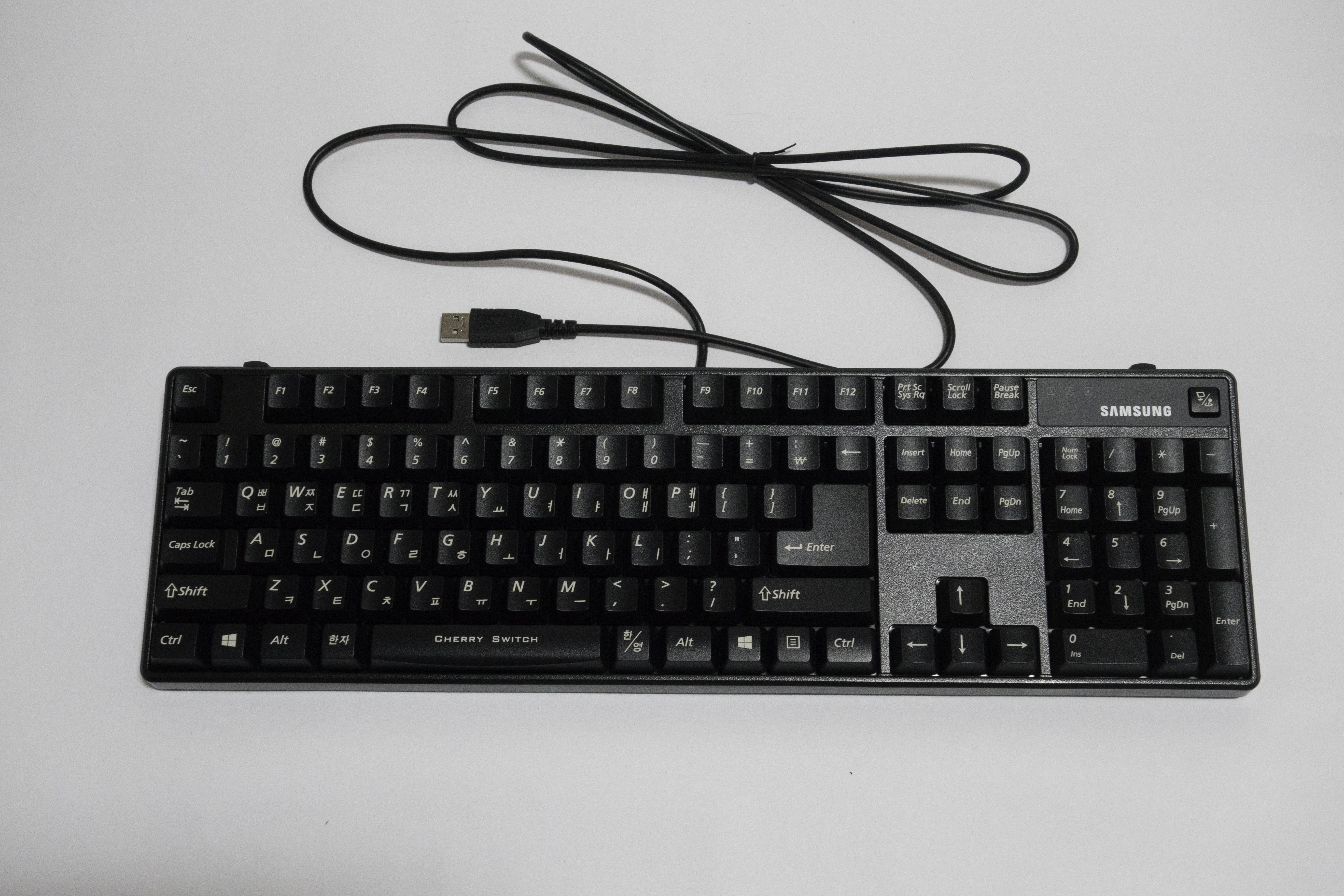 computer component, computer hardware, computer keyboard, electronic device