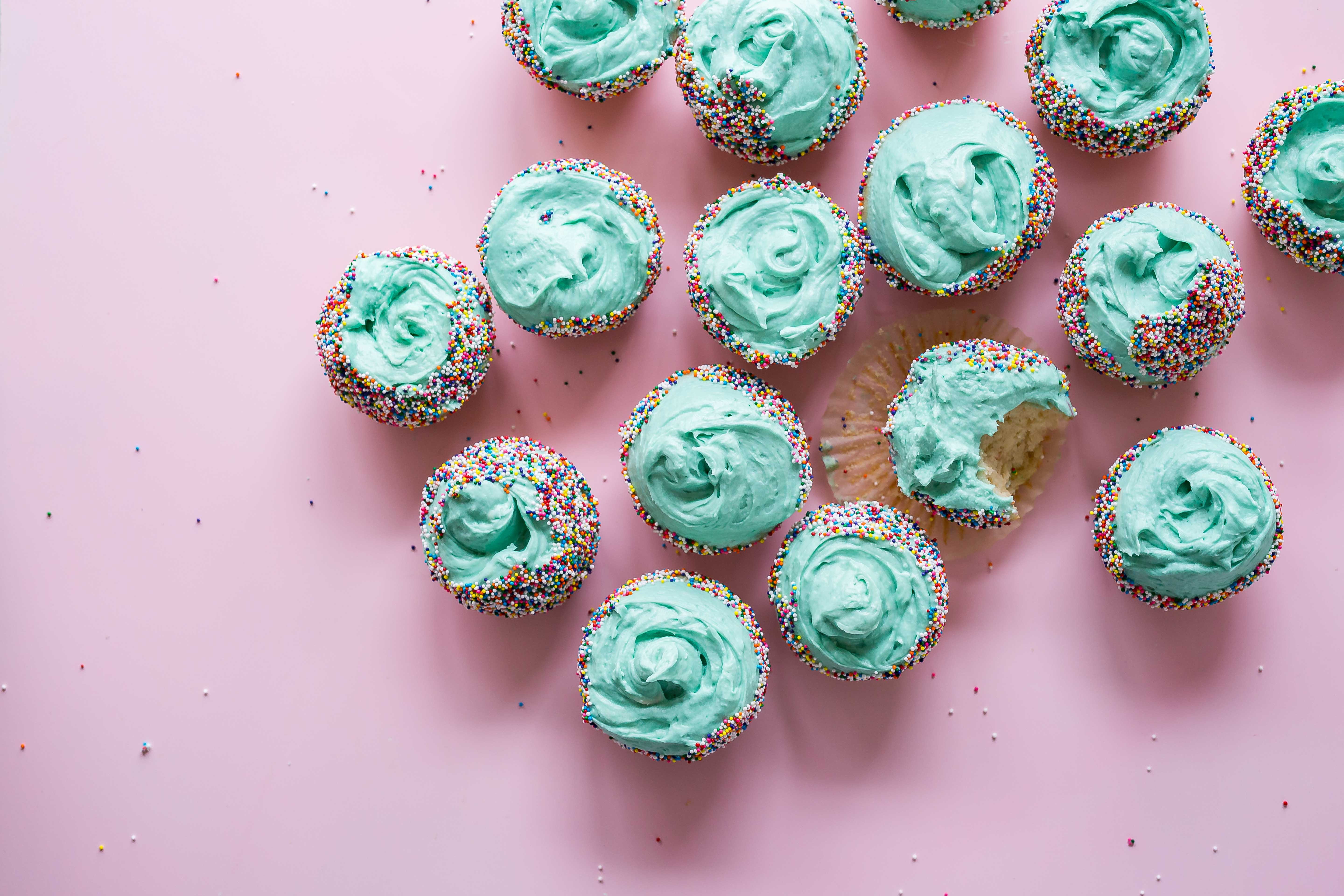 Free download | HD wallpaper: cupcake with teal icing lot, teal cupcake