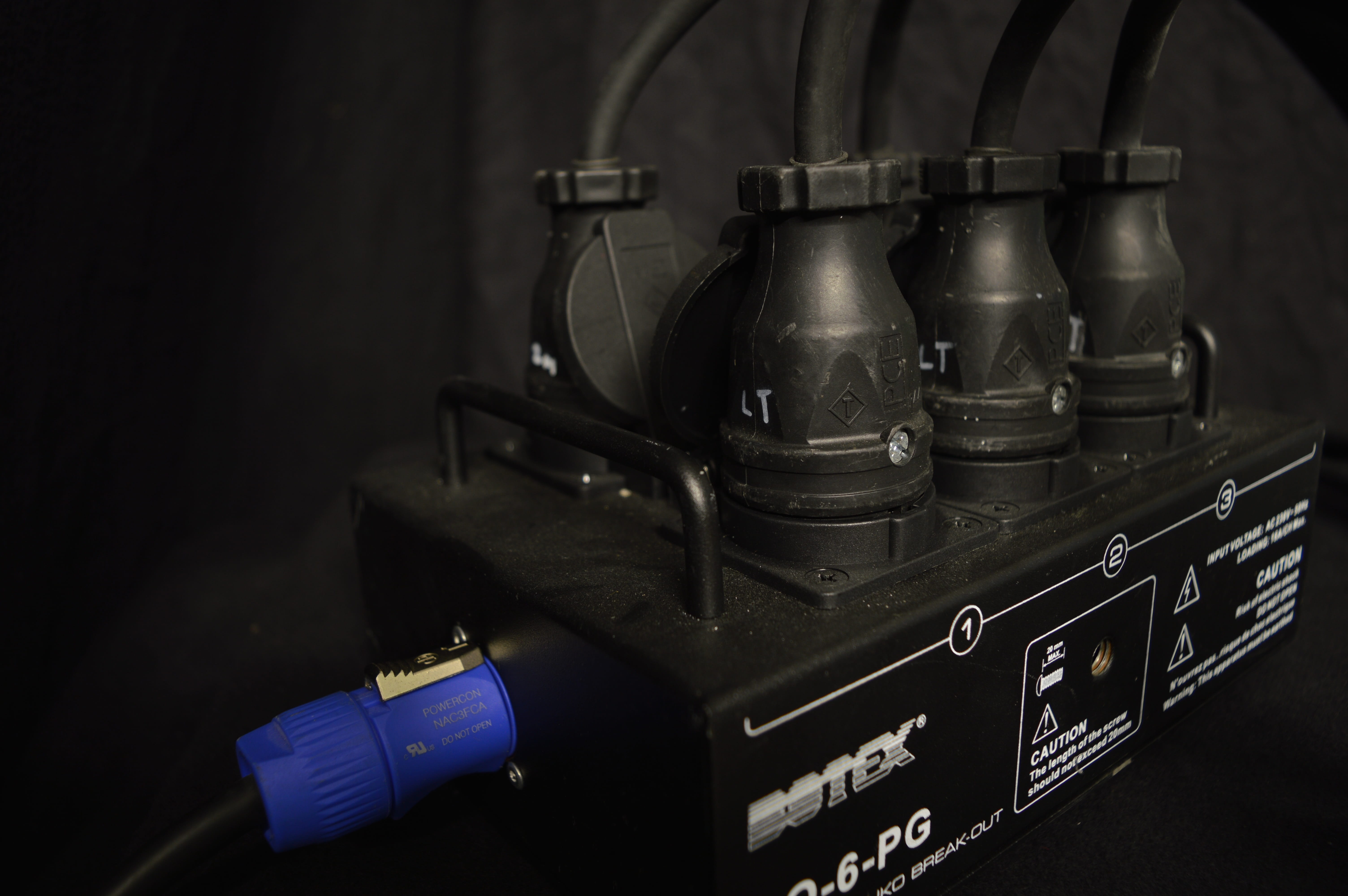 current, socket, plug, powercon, distributor, schuko, adapter