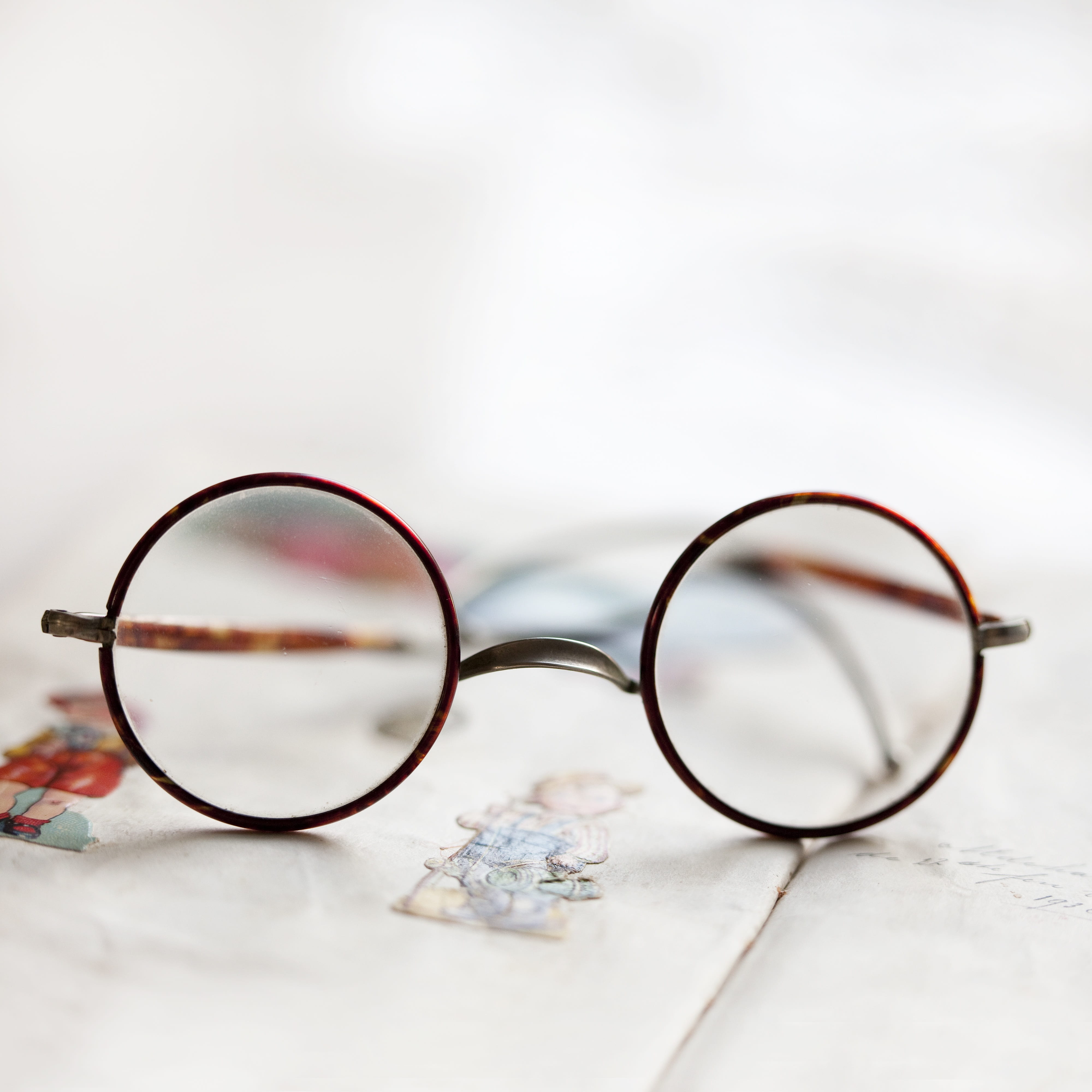 photo of round eyeglasses with brown frames, eyes, brocante, vintage