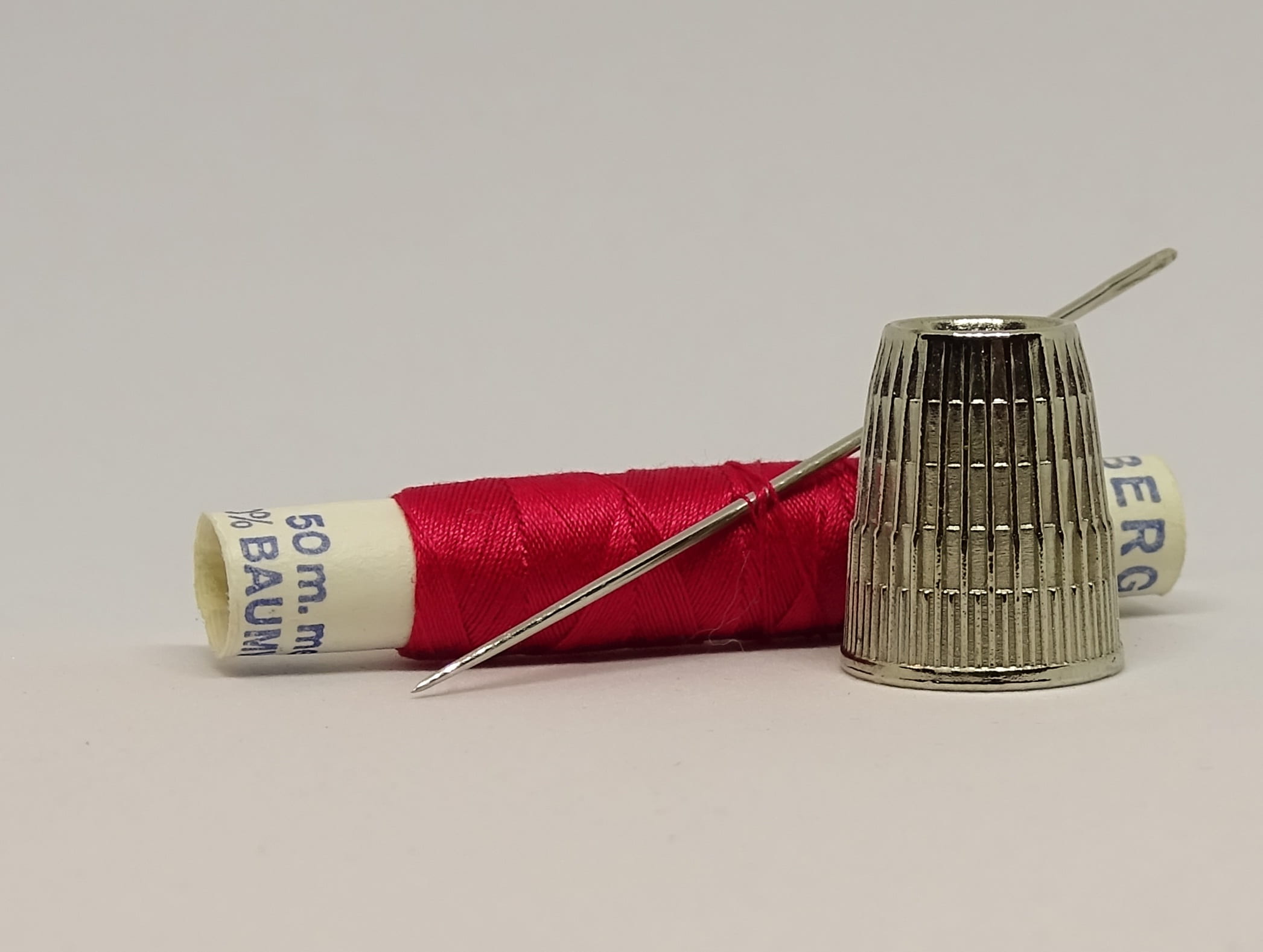 thimble, sewing thread, needle, sewing kits, middle east, studio shot