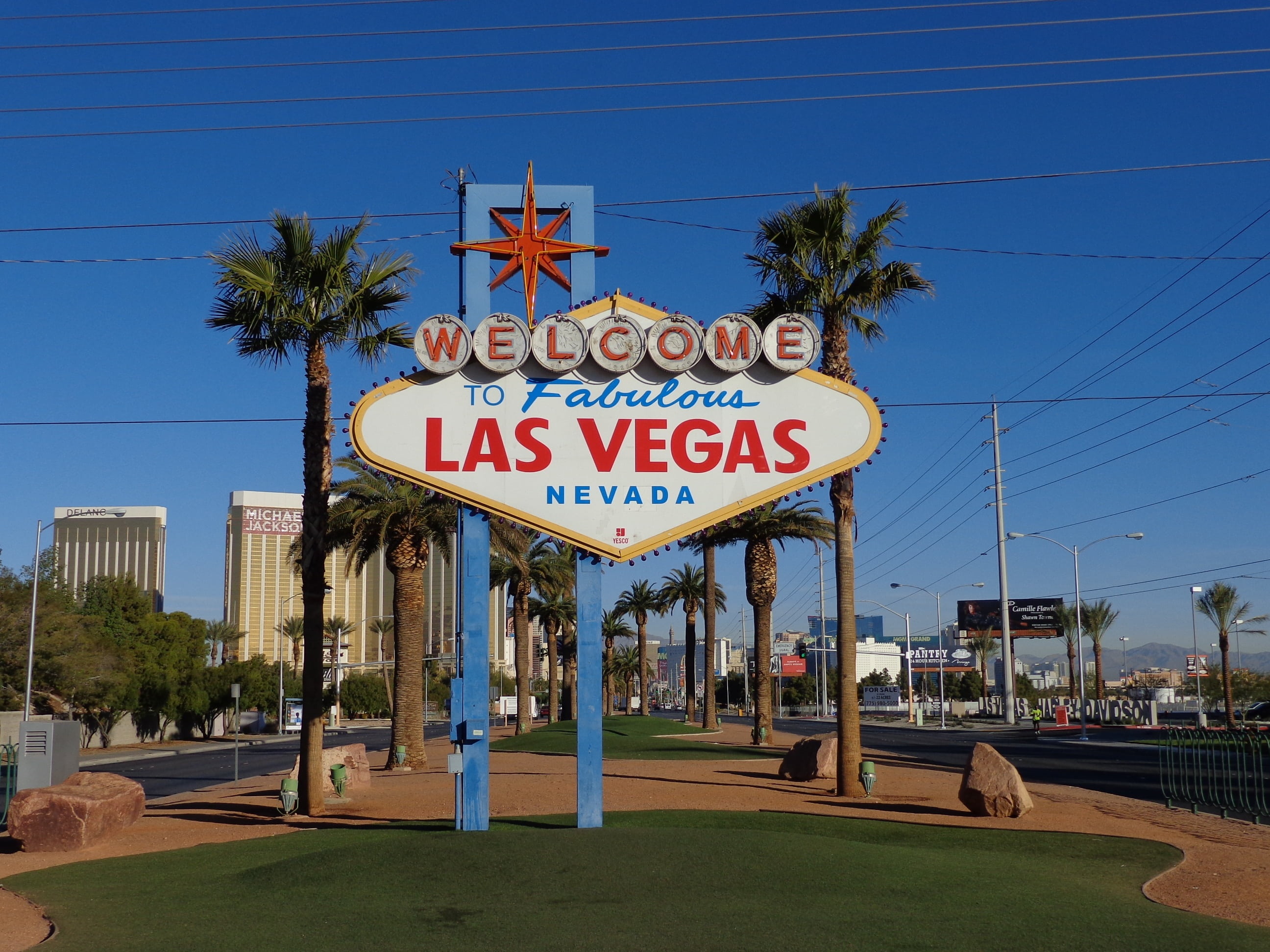 Fabulour Las Vegas, sign, las vegas sign, welcome sign, road