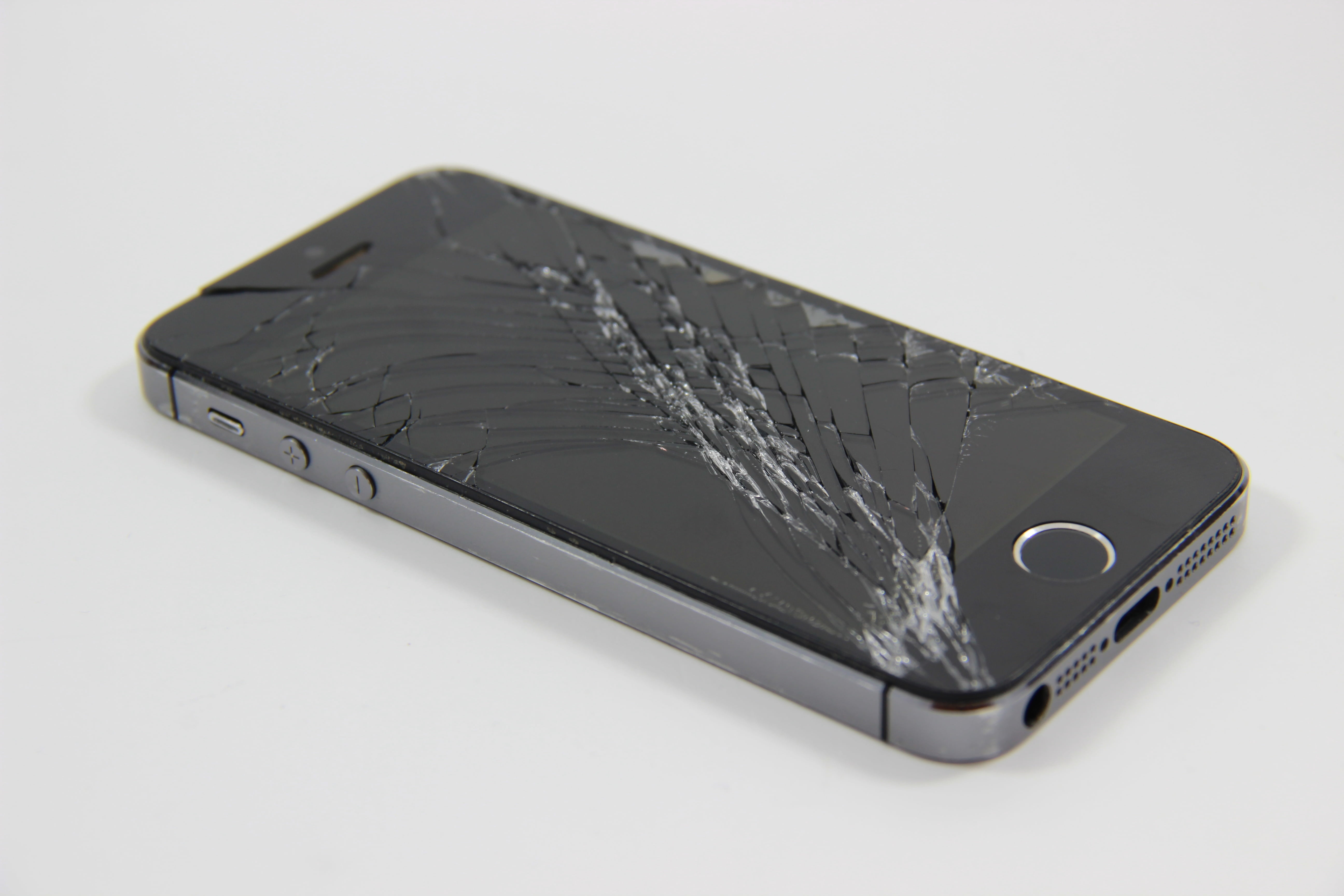 space gray iPhone 5s, broken display, broken iphone, mobile, screen