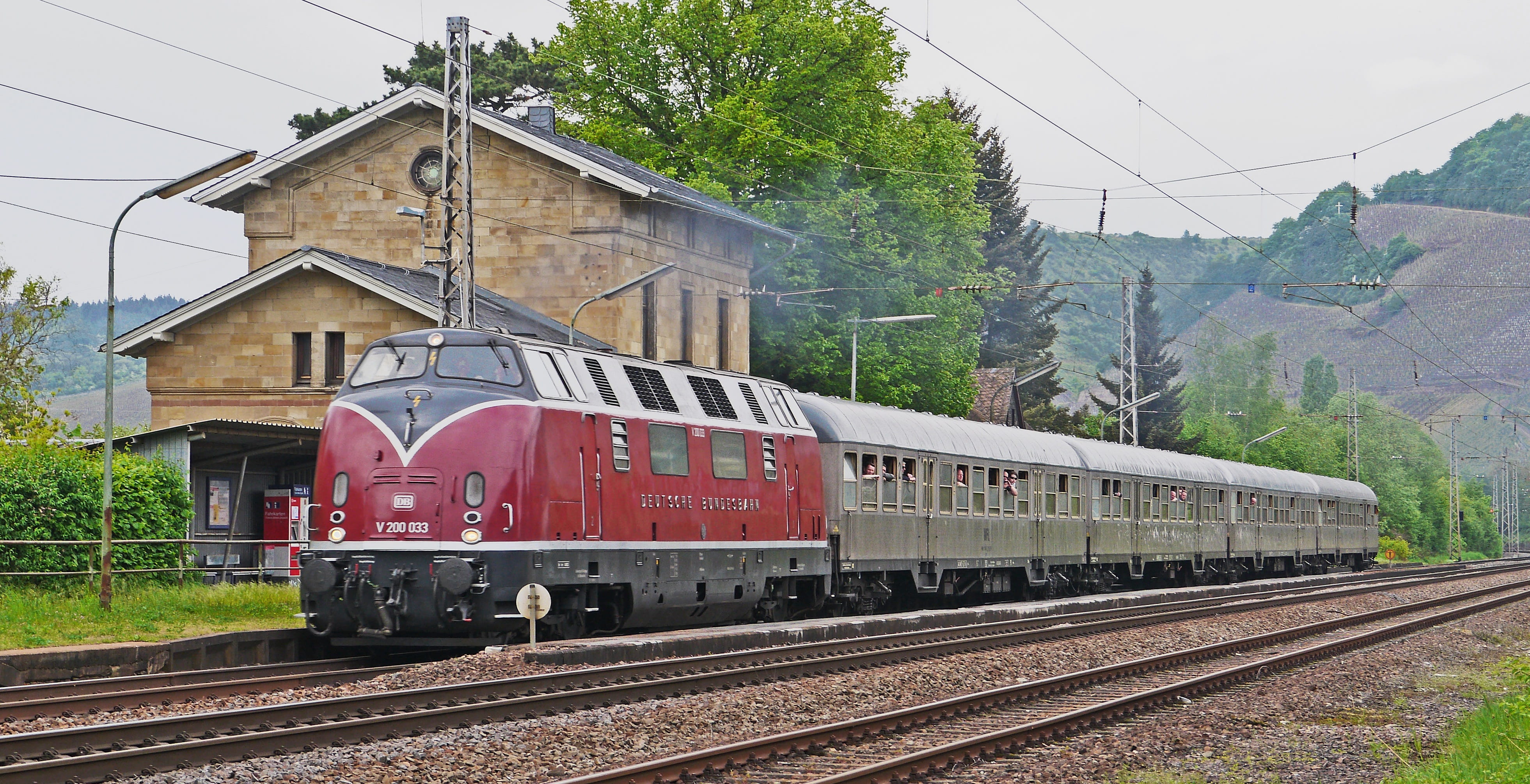 diesel locomotive, historically, v200, v 200, special crossing