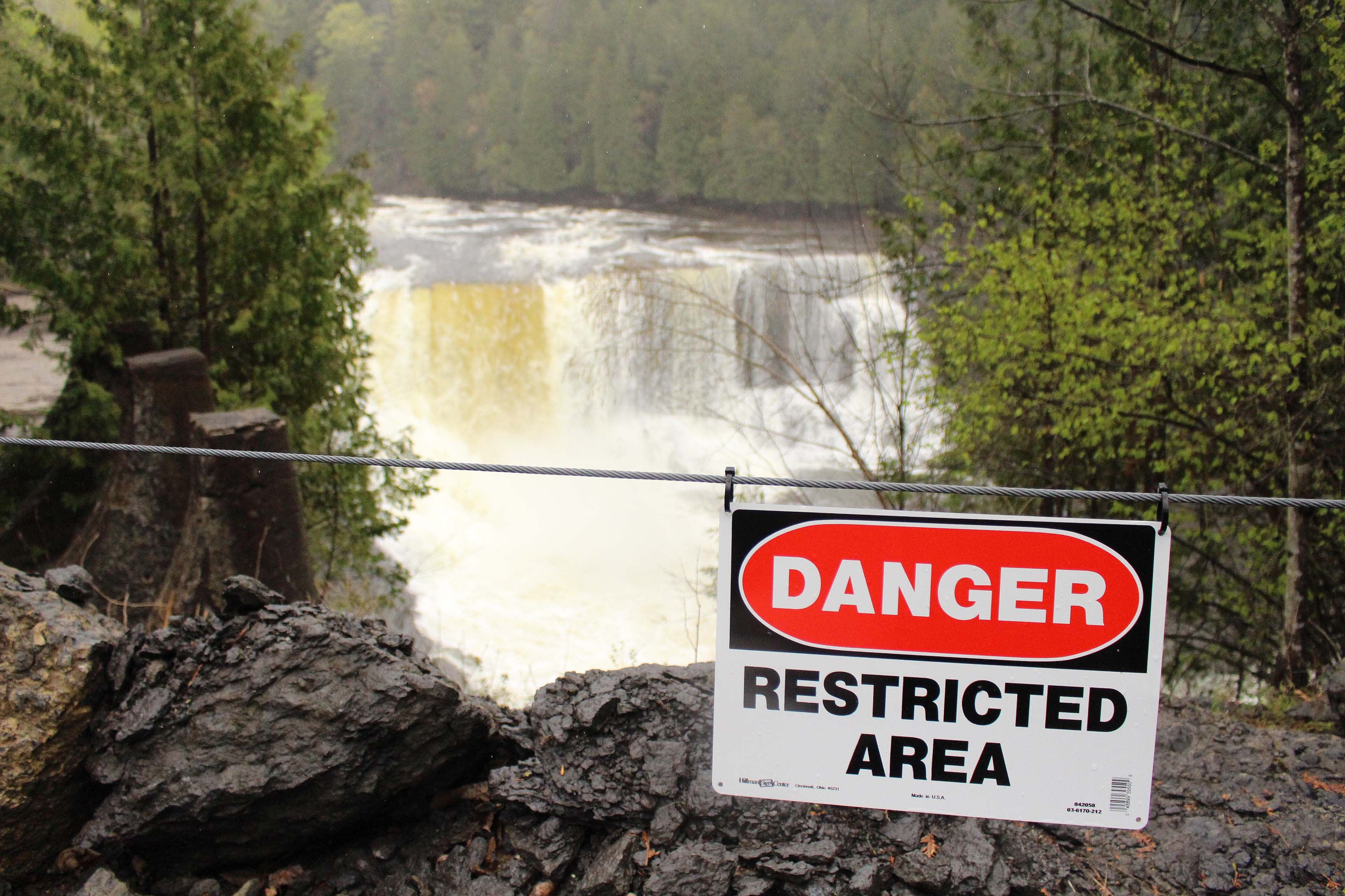waterfall, danger, green, sign, communication, tree, text, solid