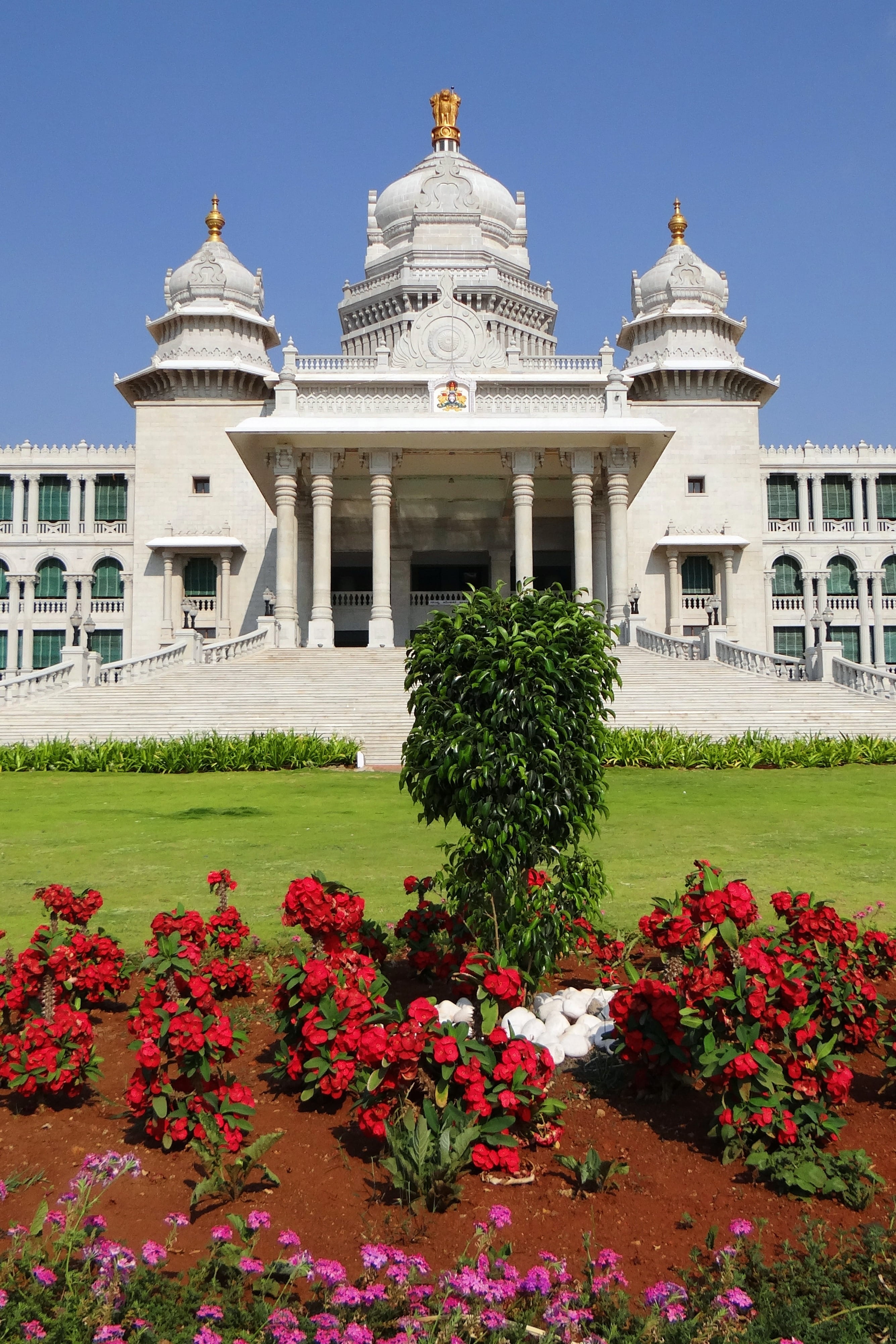 Suvarna Vidhana Soudha, Belgaum, legislative building, architecture