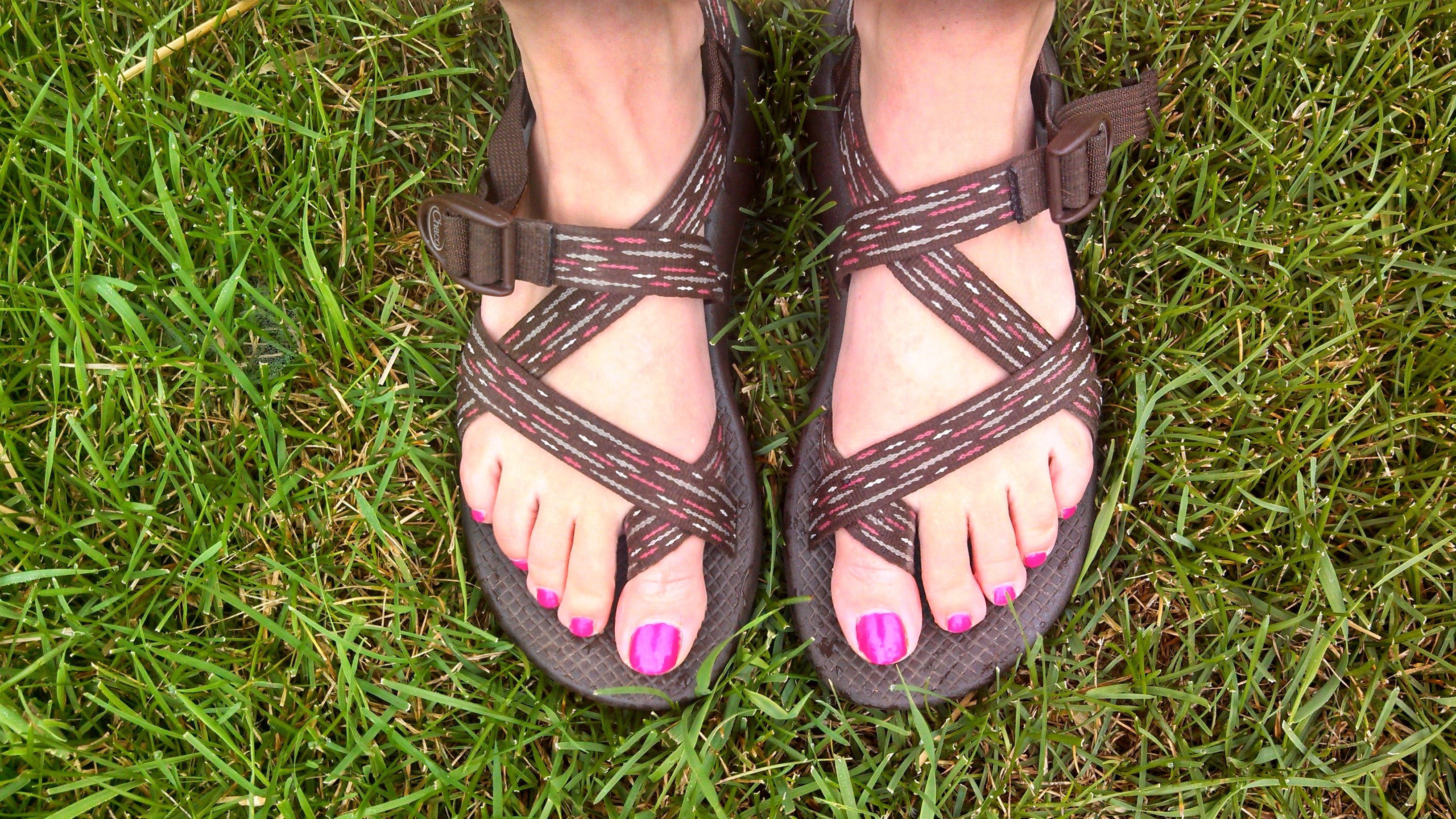 person on grass field, nail polish, nails, pink, feet, toes, sandals