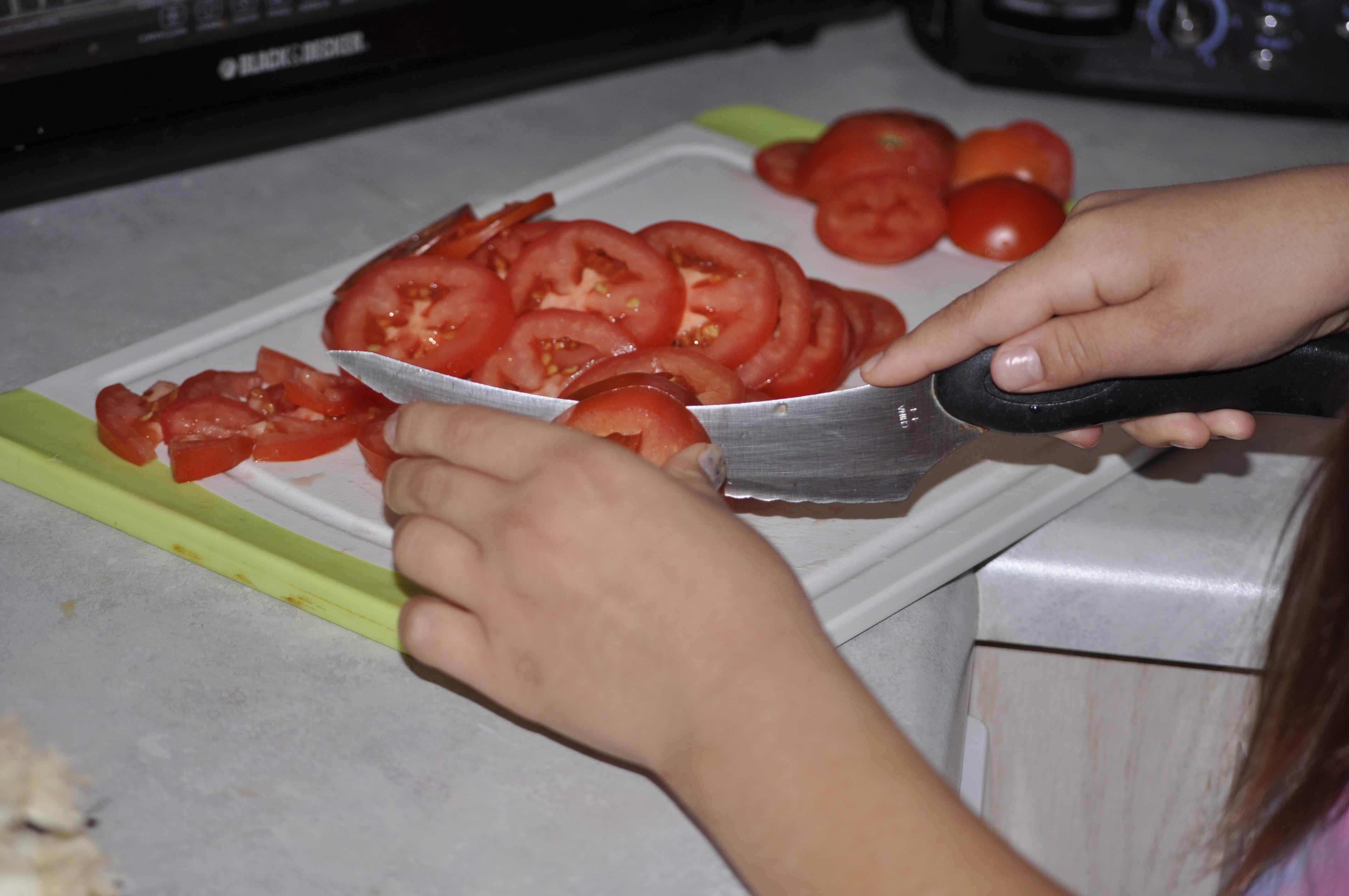 tomatoes, vegetable, cutting tomatoes, preparation, food, kitchen