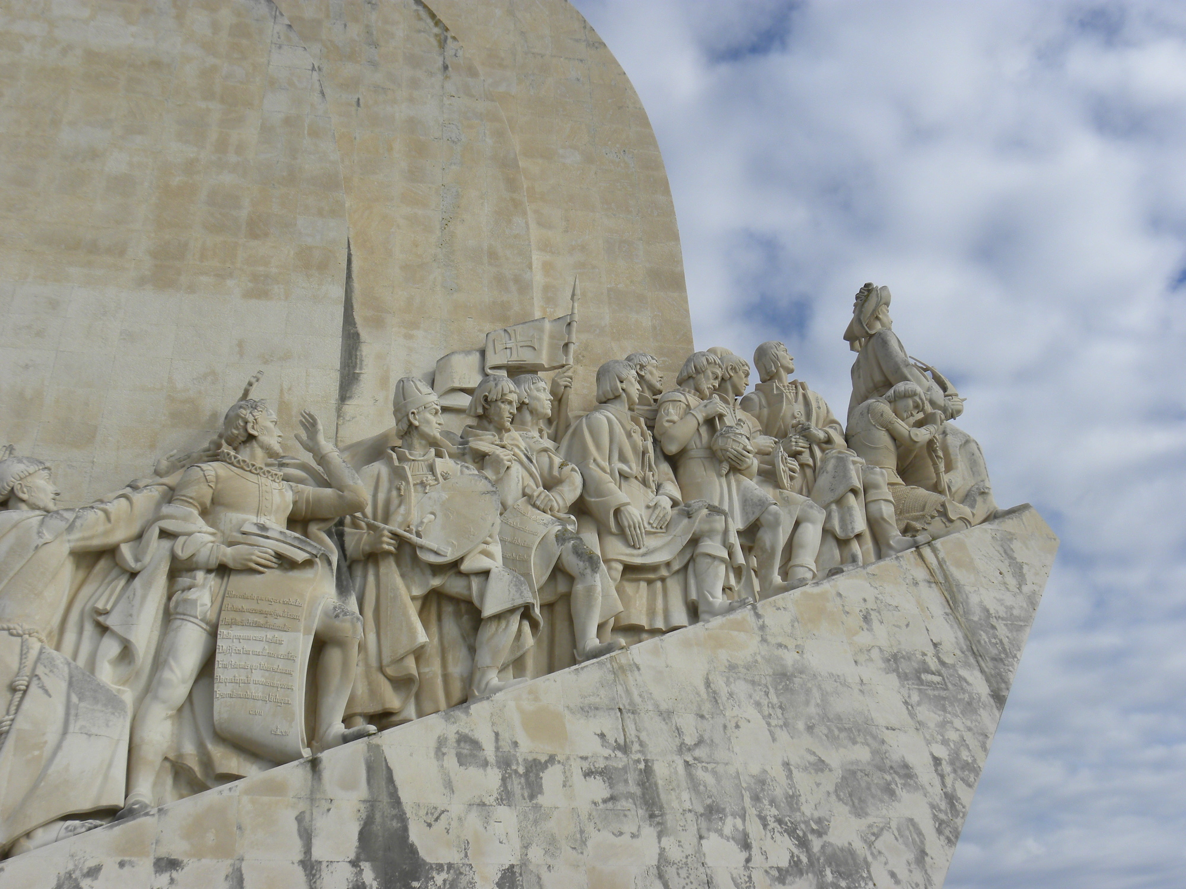 perspective, monument, sky, clouds, outside, statues, portugal