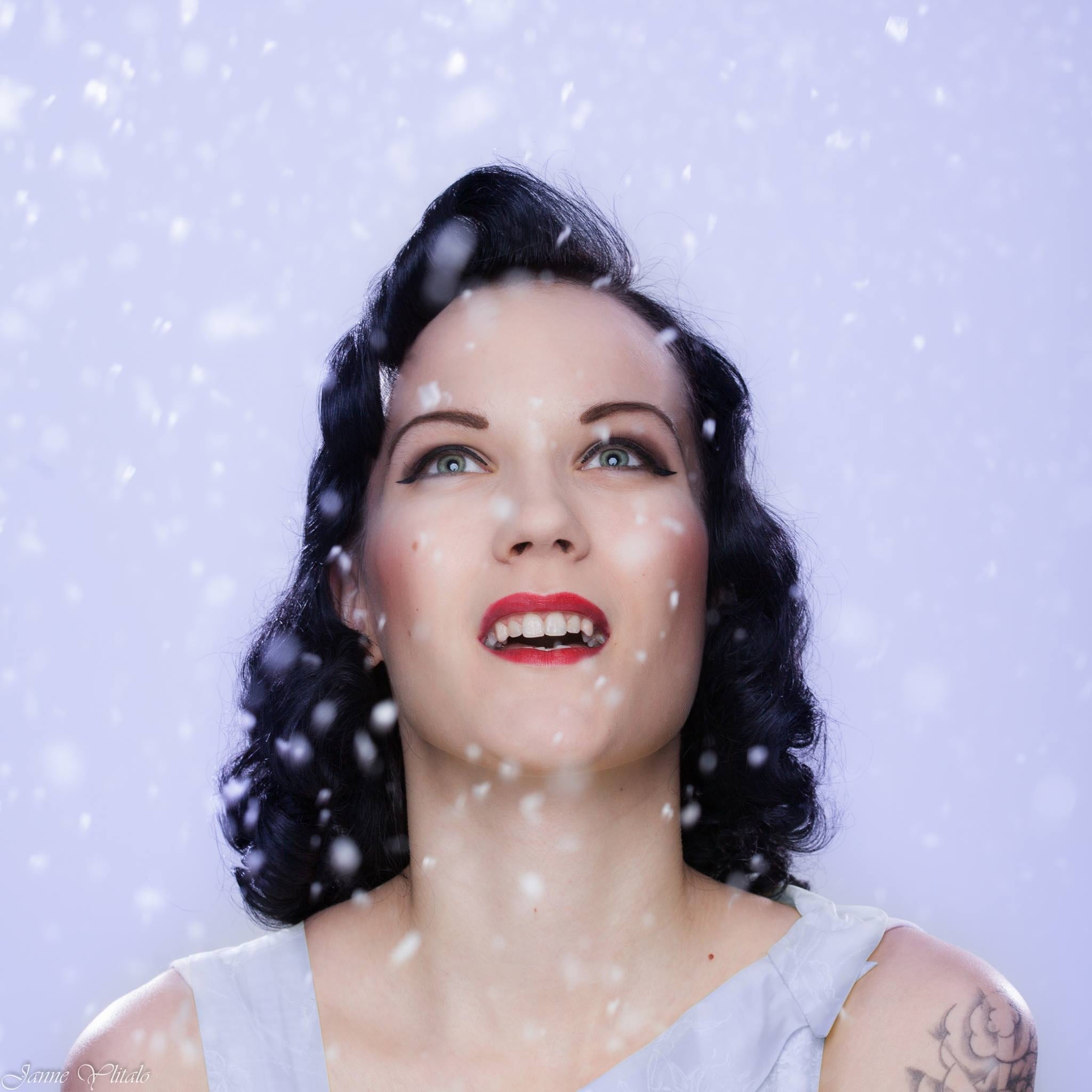 snow, white, pin-up, kisskissforbidn, portrait, young adult