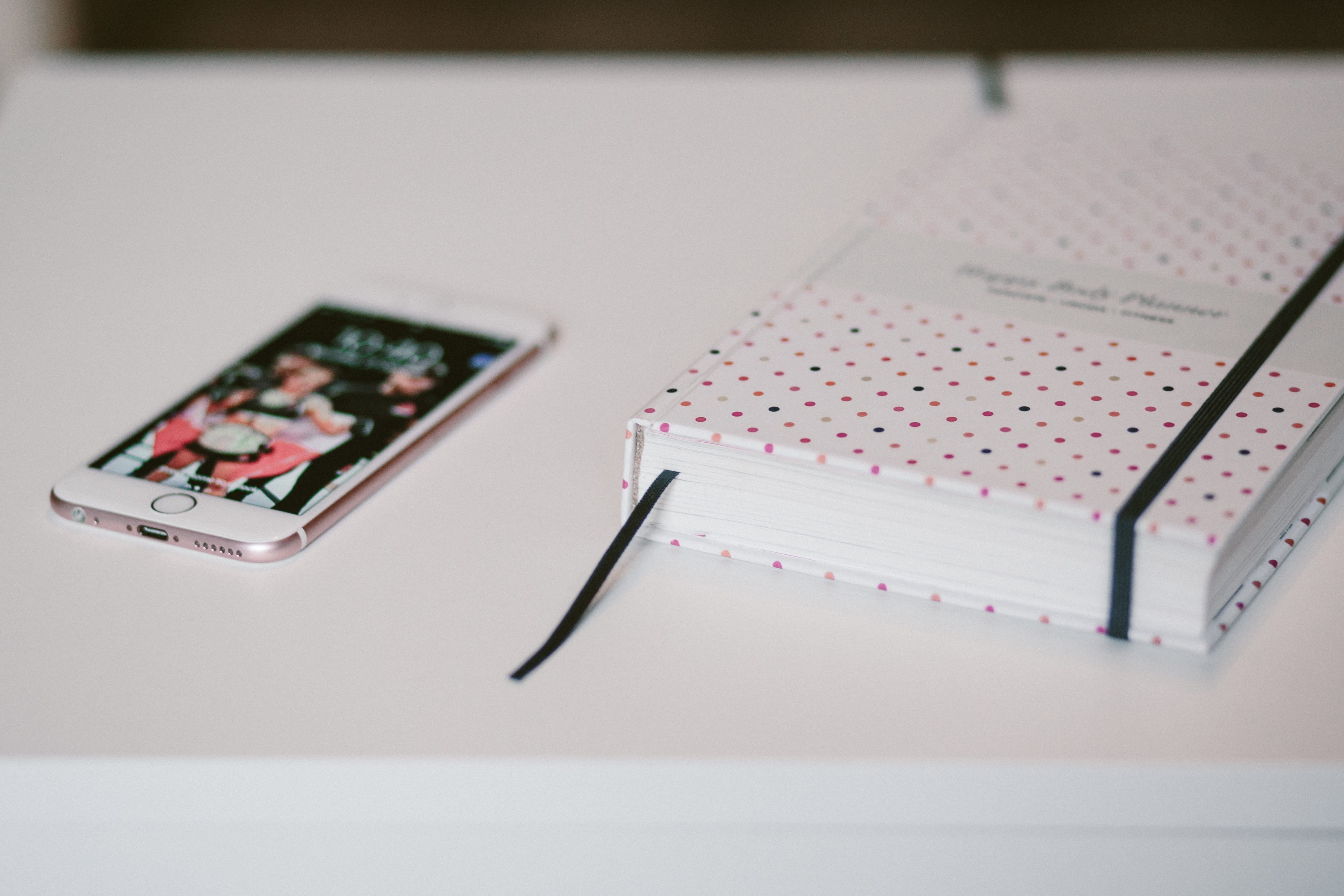 iphone, apple, mobile, gadget, technology, notebook, table
