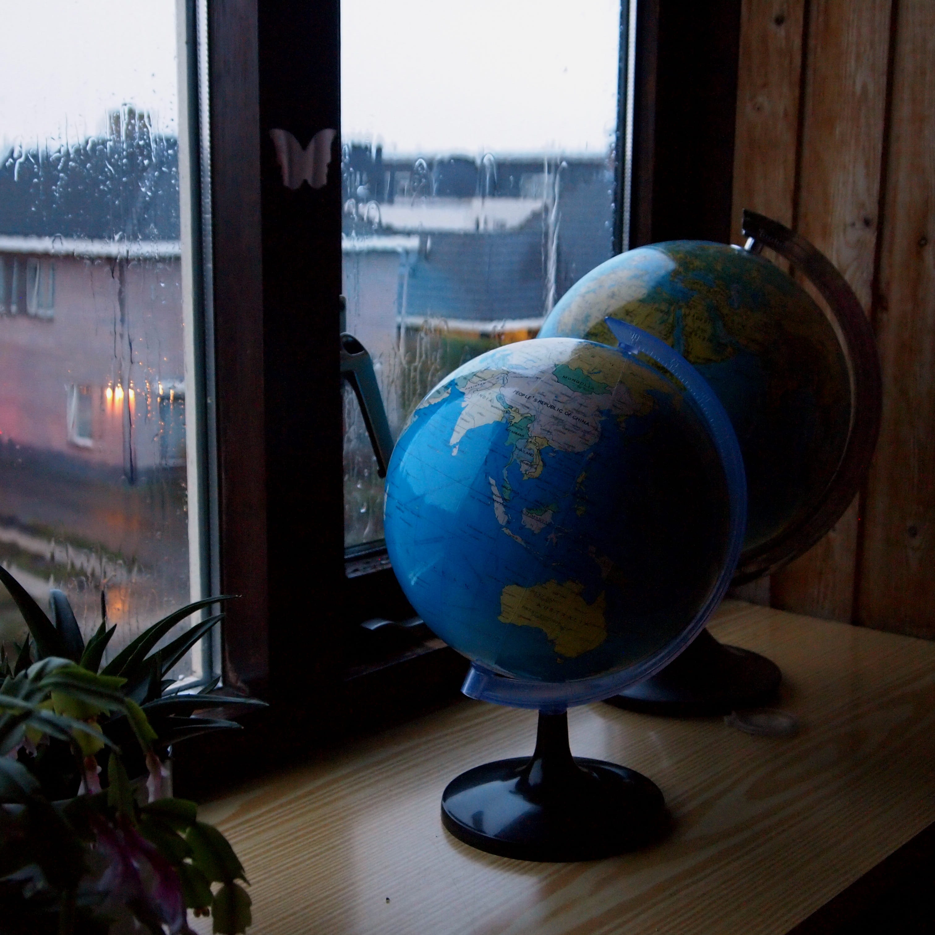 globe, window sill, rain, room, blue, vista, globe - man made object