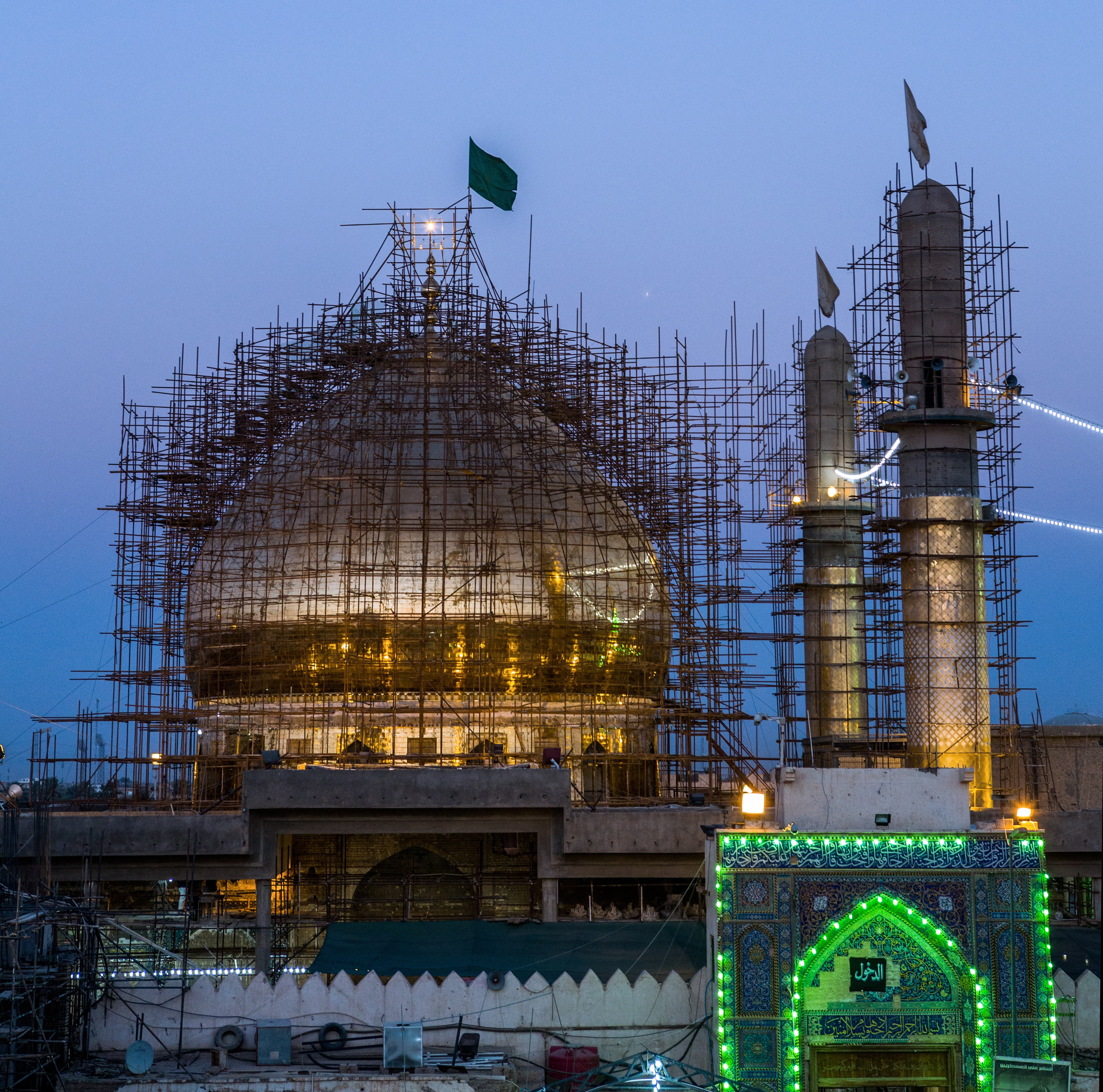 mosque under construction, al-askari mosque, repairs, minarets