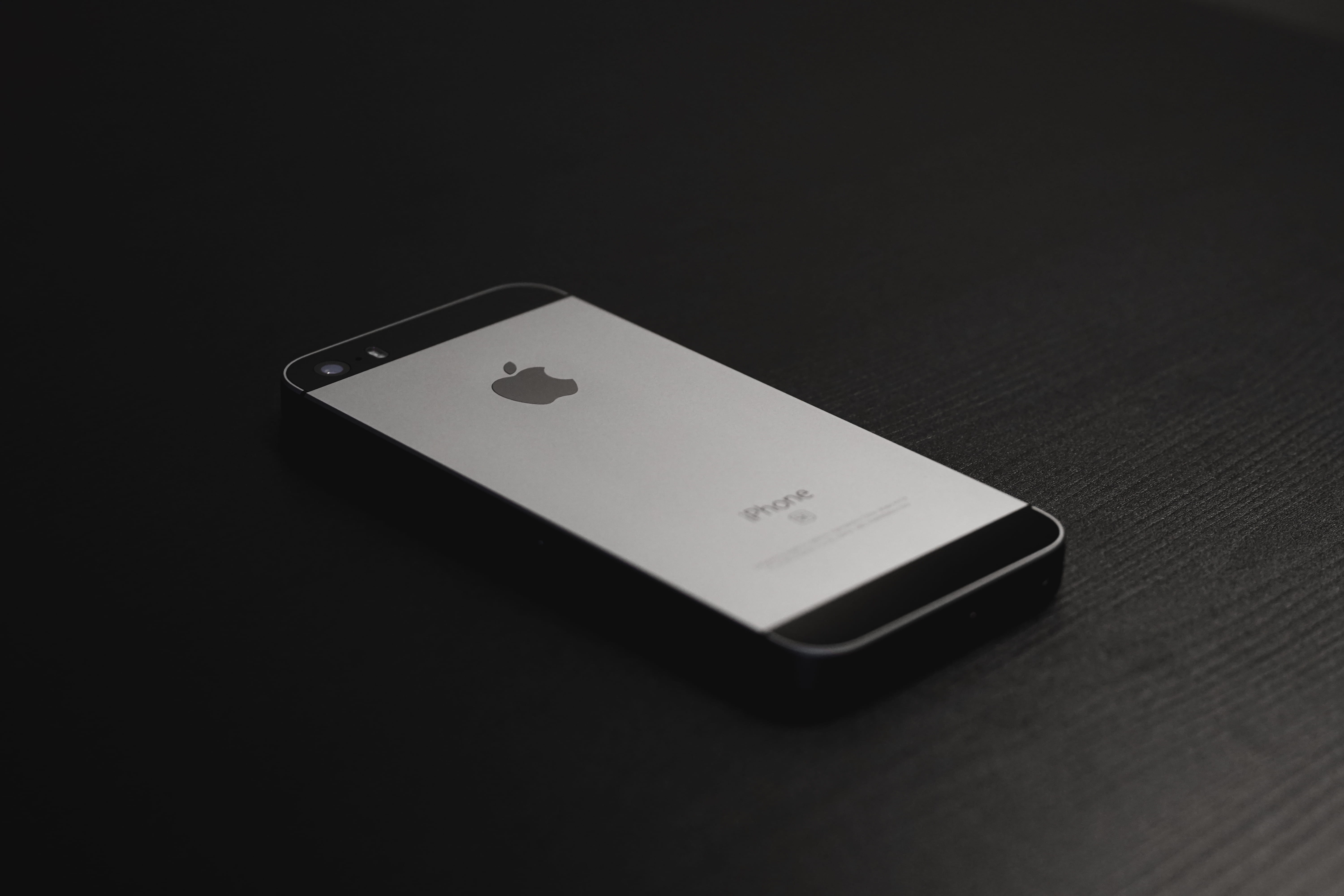 space gray iPhone 5s, space gray iPhone SE, iphone5, product shoot