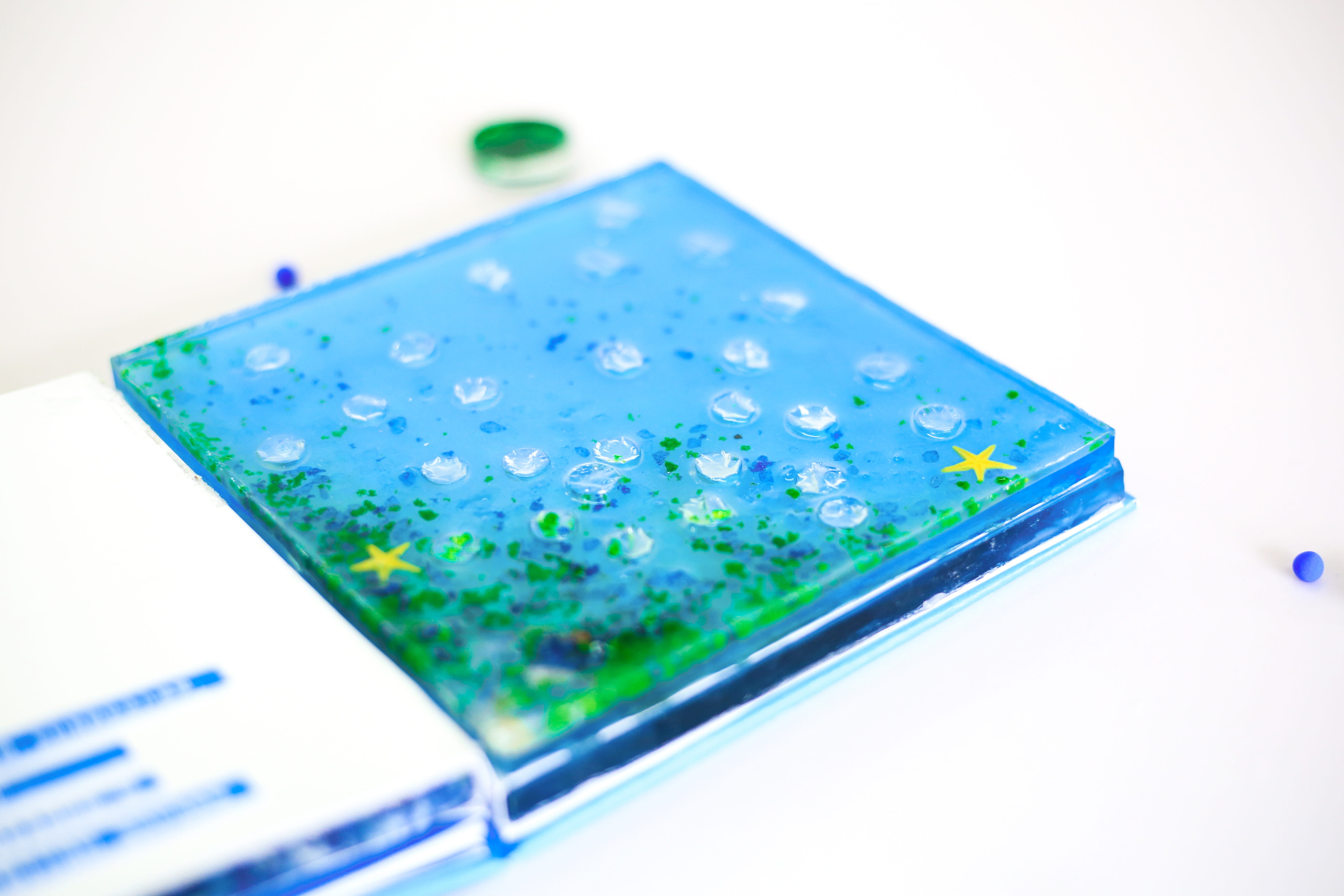 three-dimensional book, blue, bubble, studio shot, white background