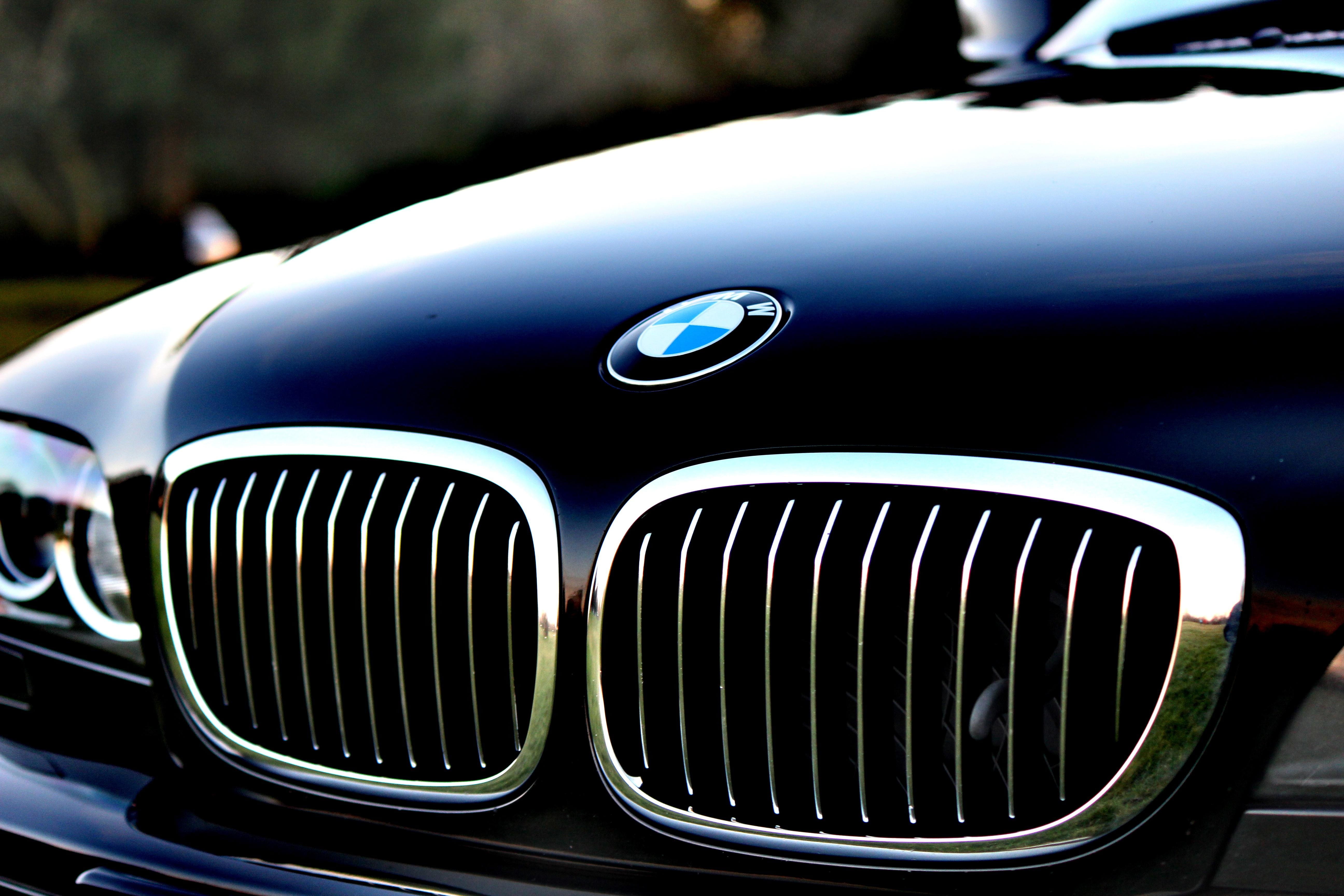 blue BMW E-Series, automotive, car, close-up, grill, hood, vehicle