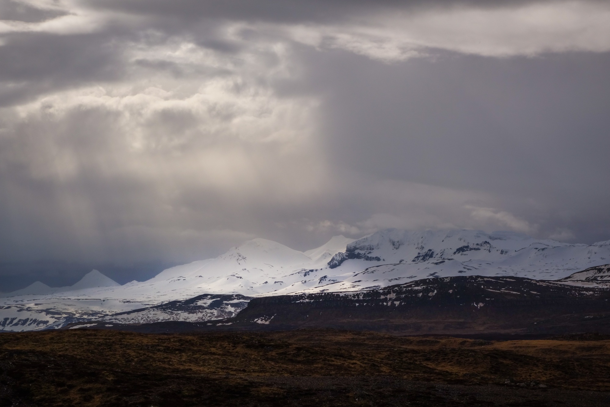 sunbeams, landscape, fields, mountains, snow, hills, clouds