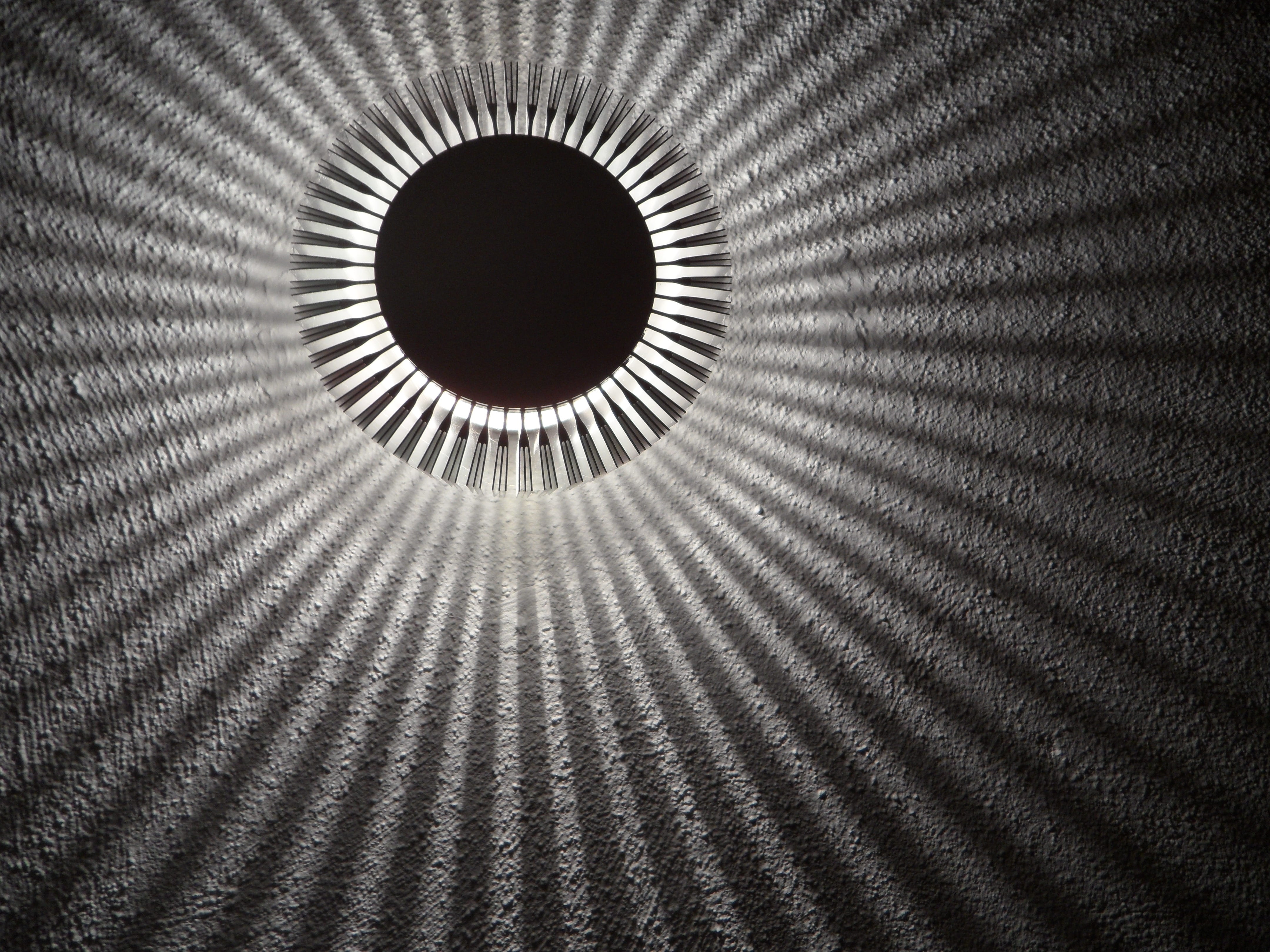 lamp, light, lighting, rays, sun, wall lamp, hell, dark, shadow