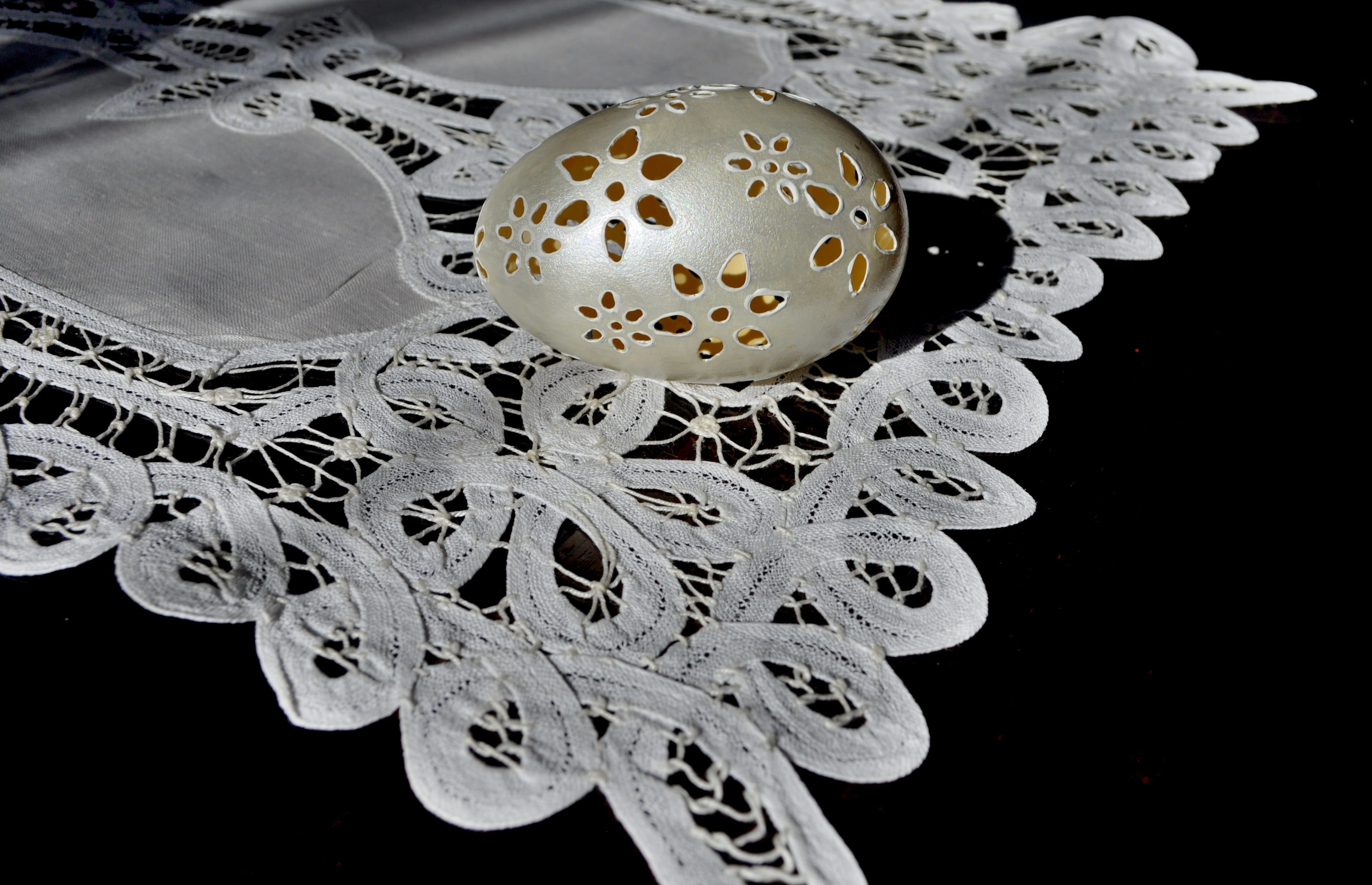 model, easter, egg, tablecloth, easter holidays, handcrafted