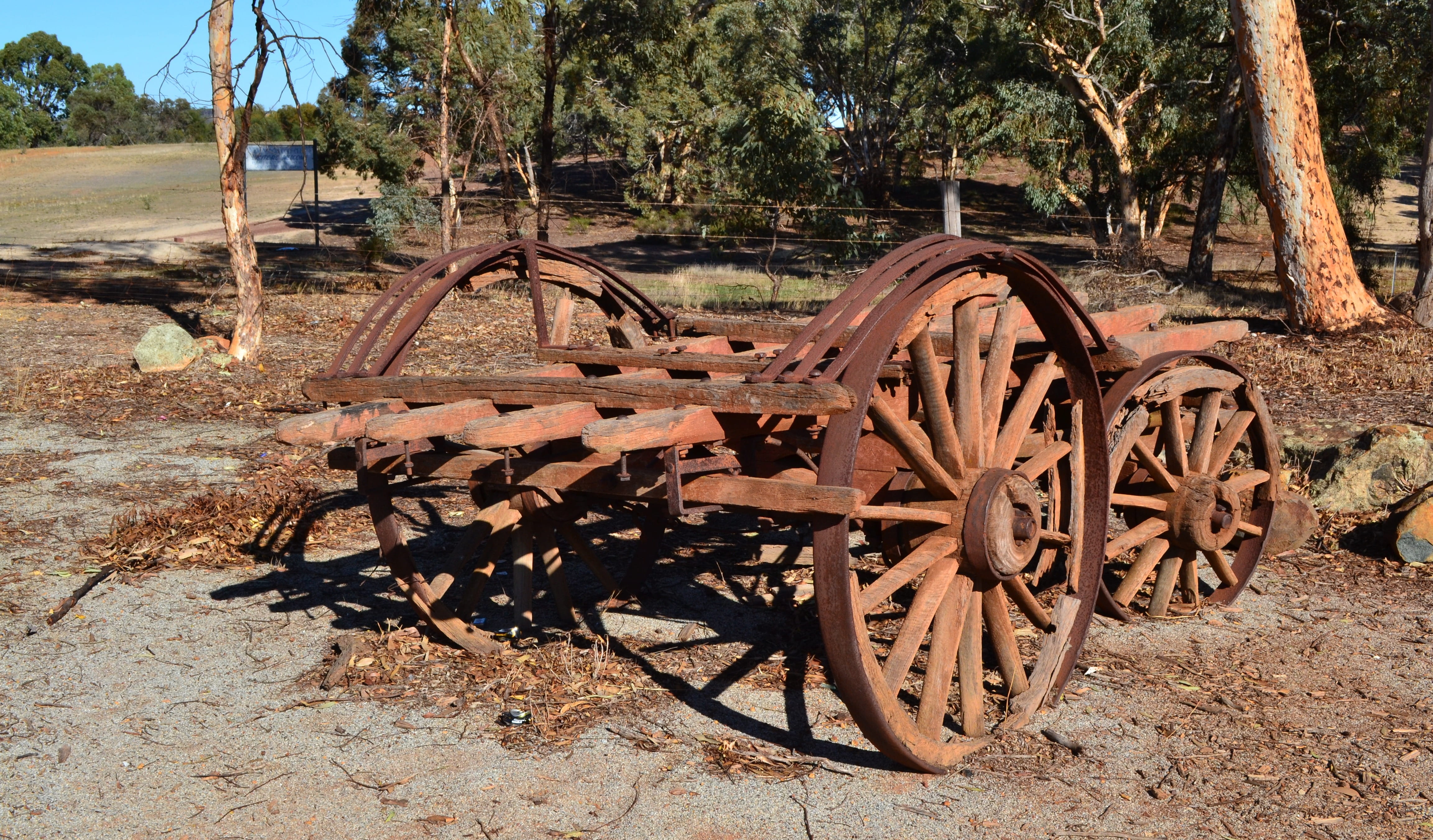 wagon, junk, old, wagon wheels, scrap, rusty, spokes, abandoned