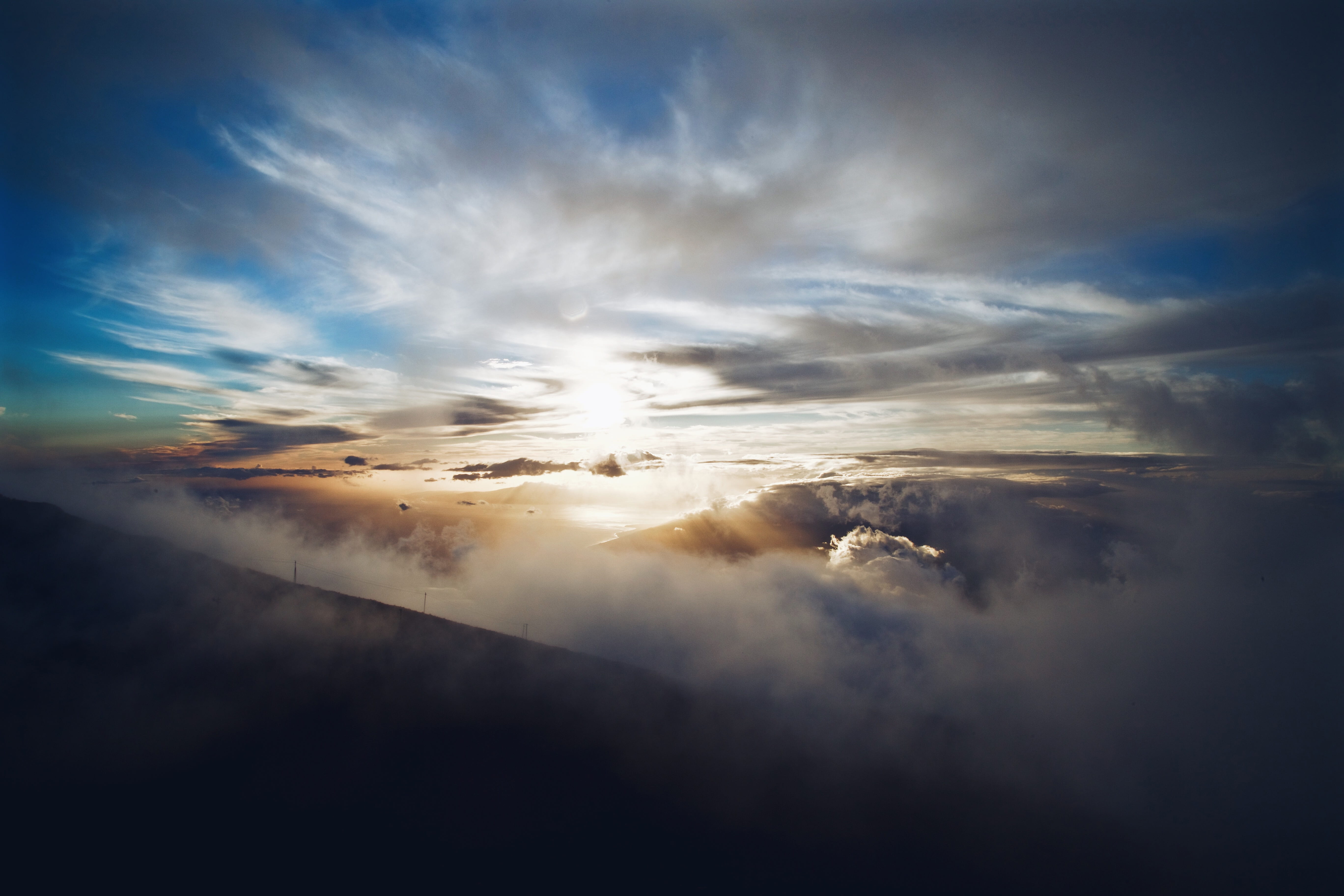 white clouds and blue sky photo, cloudscape, mountains, range