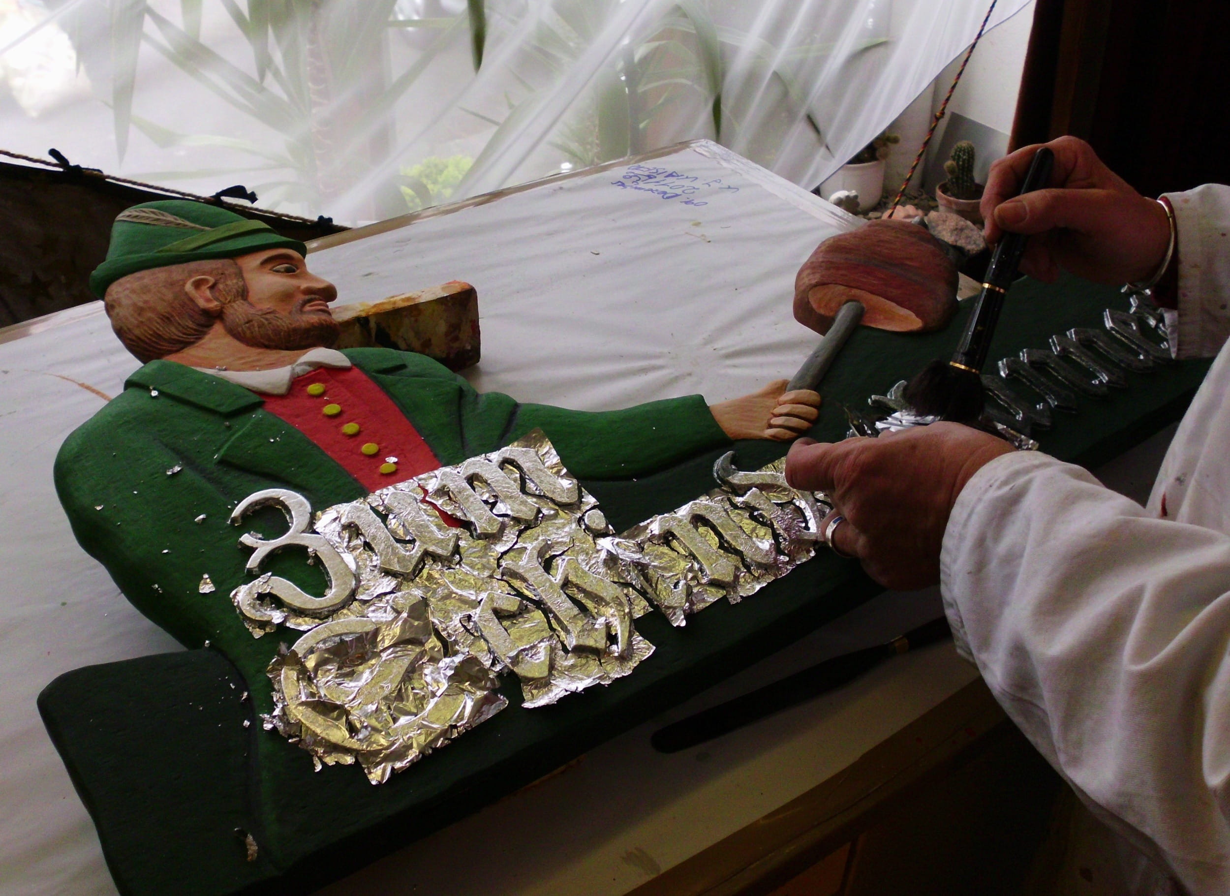 Silver Plating, Silver Leaf, script painter, human body part