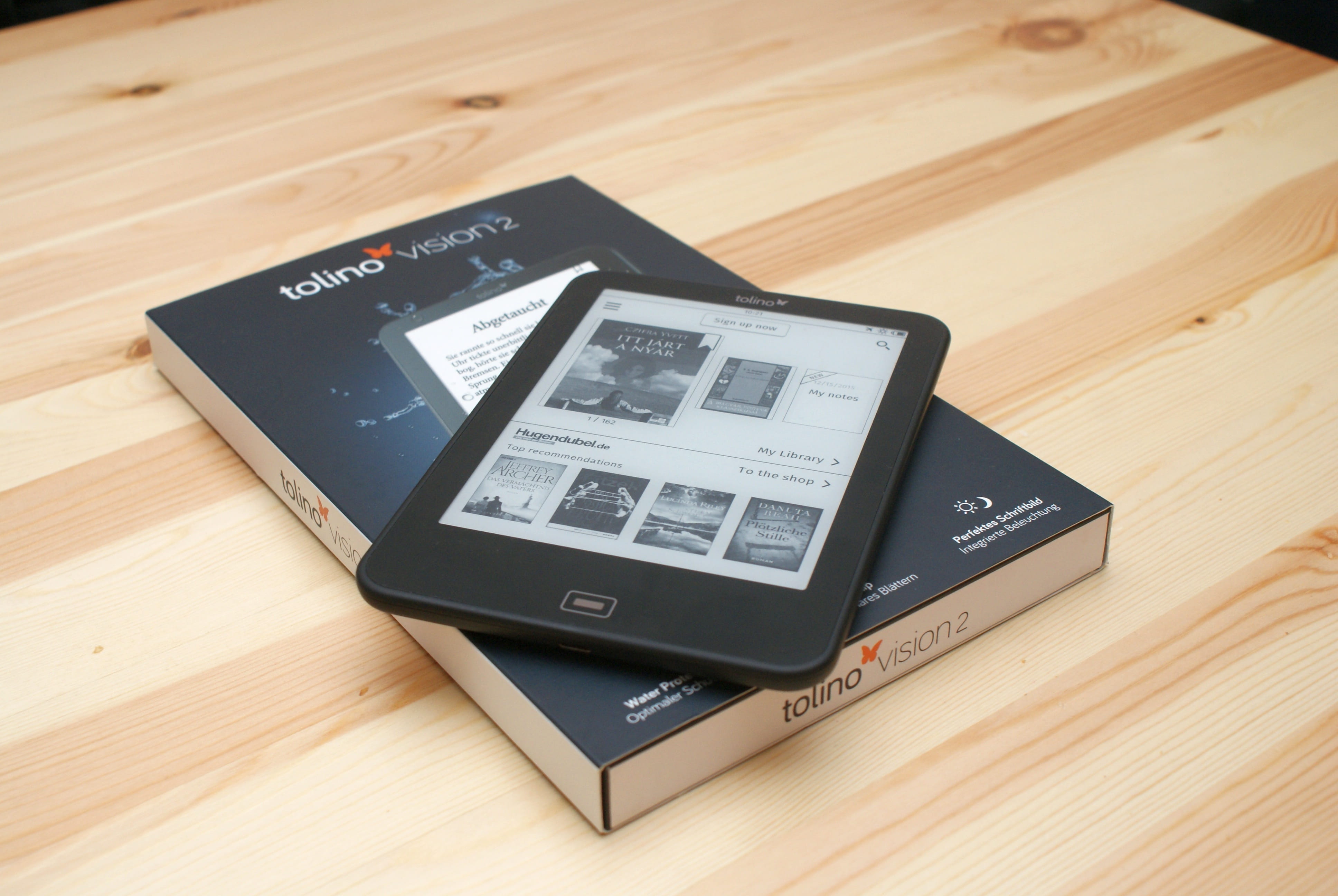black Tolino Vision 2 E-book reader on box, E-Reader, Vision2