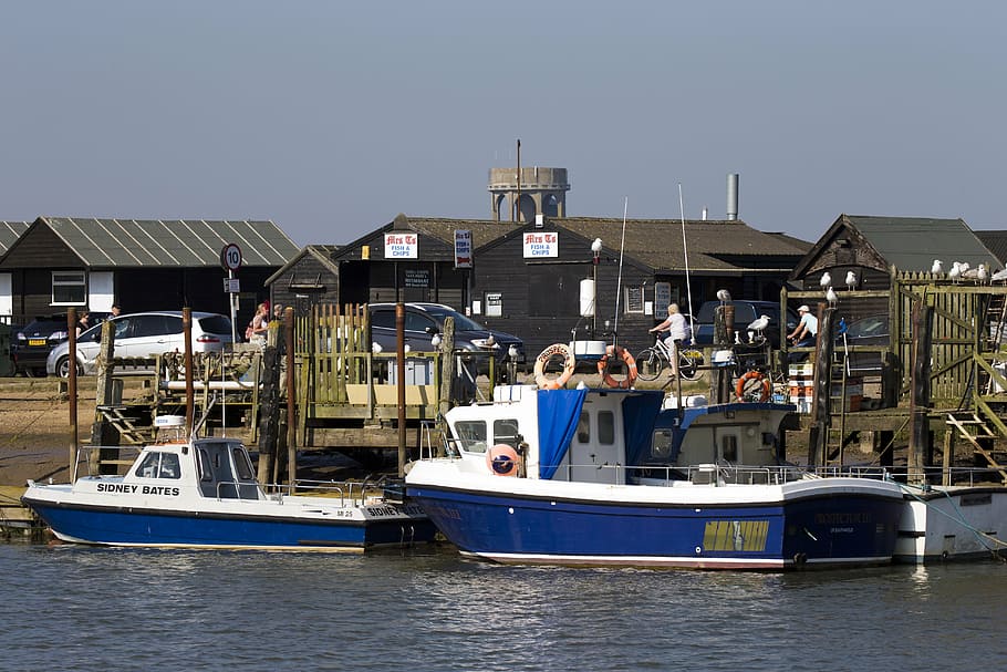 southwold harbour, suffolk, uk, fishing boat, pleasure boat, HD wallpaper