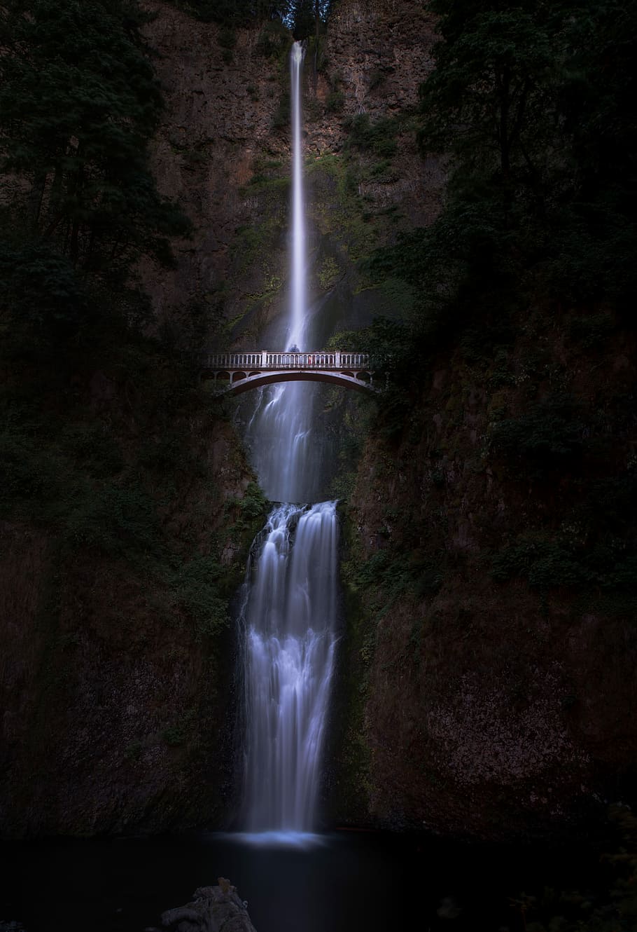 bridge near waterfalls at daytime, falls and bridge photo, cascade