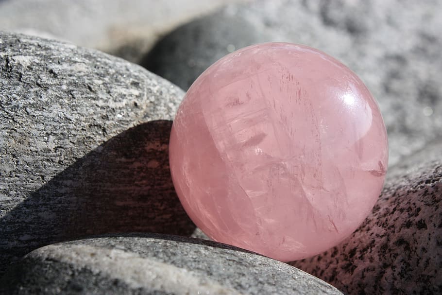 Premium Photo  Rose quartz crystal