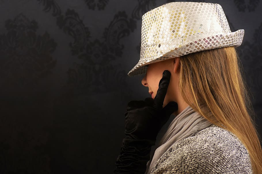 woman in gray top wearing hat, sequins, chic, gloves, blond hair HD wallpaper