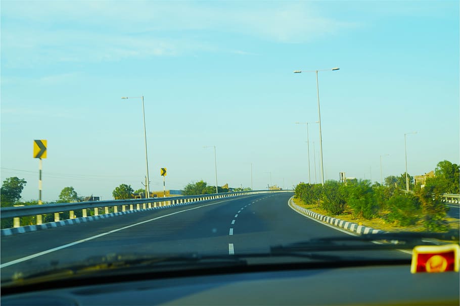 photo of black asphalt road during daytime, car, gray, concrete HD wallpaper