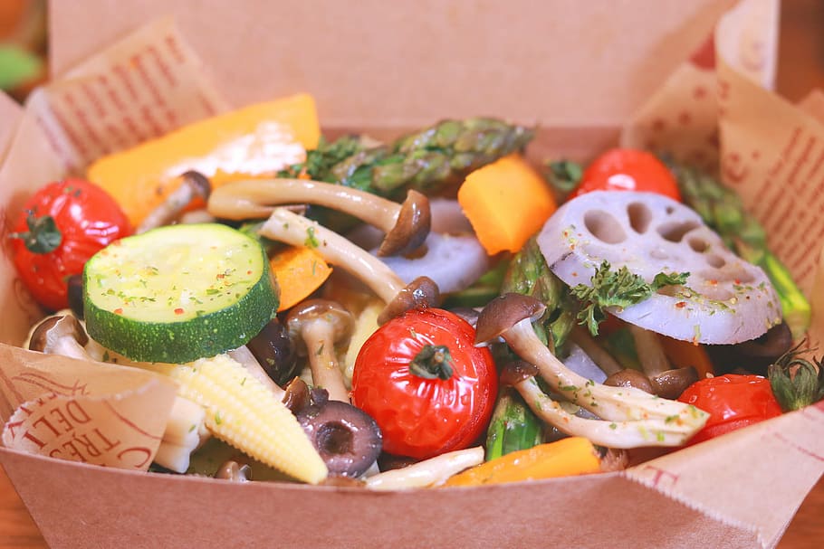 variety of vegetables in brown box, food, tomato, meal, freshness HD wallpaper