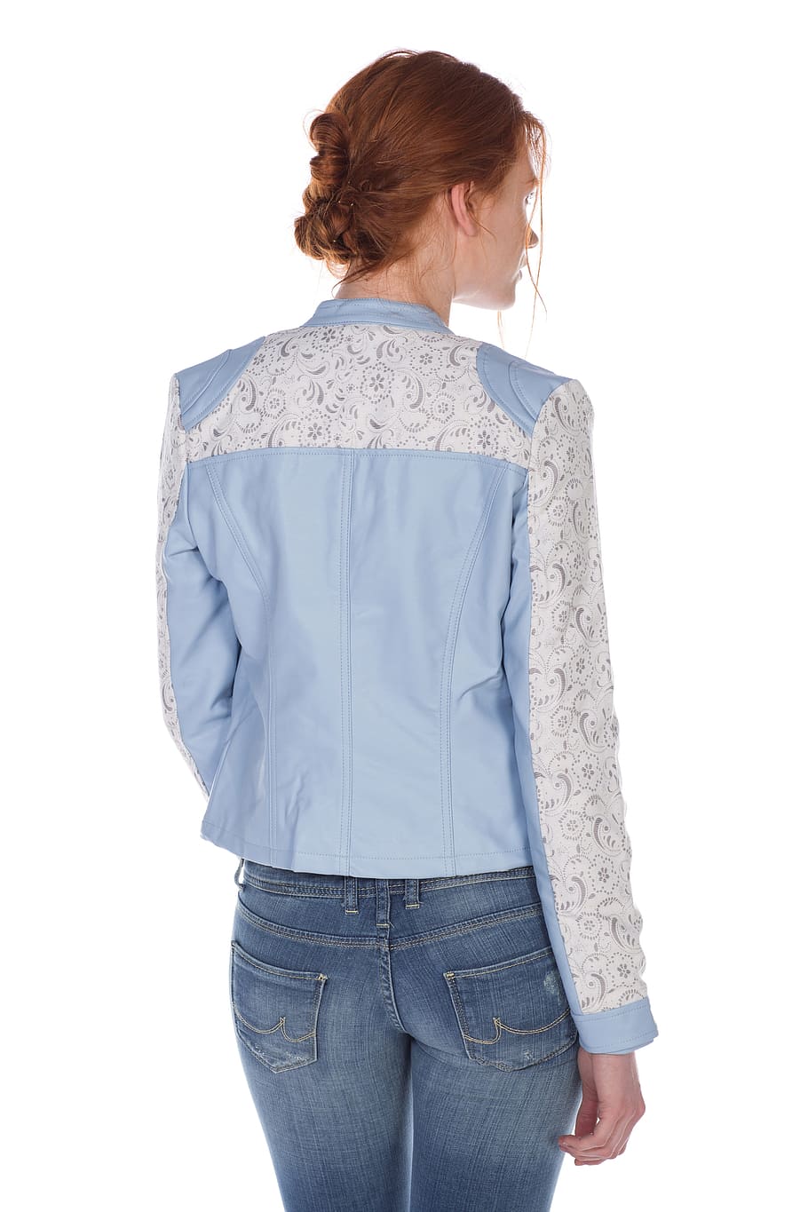 woman in white and blue floral dress shirt and blue jeans, studio HD wallpaper
