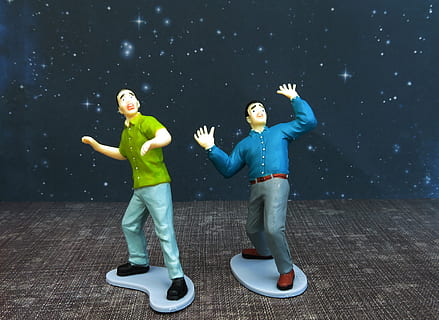 fear, fright, scared, danger, toys, action figure, escape, afraid HD wallpaper