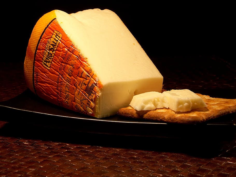 plate of cheese, port salut, snacks, cracker, food, fresh, delicious HD wallpaper