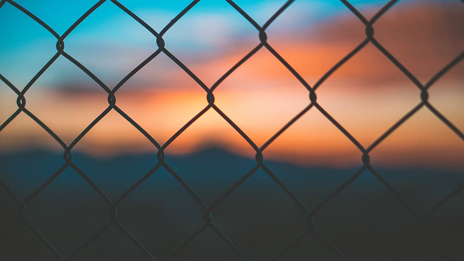 gray chainlink fence, closeup photography of chain-link fence HD wallpaper
