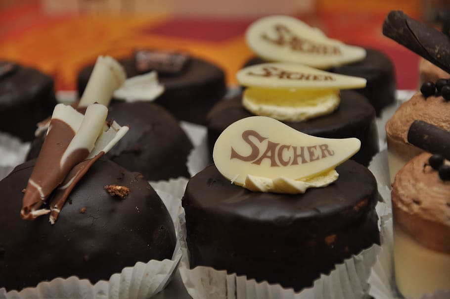 chocolate, praline, fine chocolates, candy, nibble, sweet, food and drink HD wallpaper