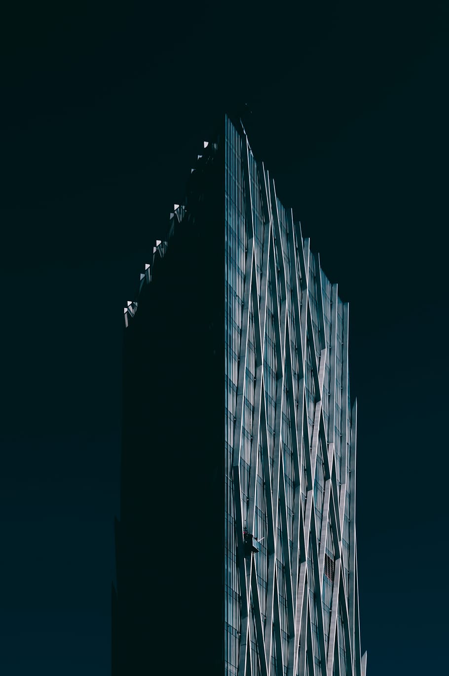 gray high-rise building, photo of high-rise building, skyscraper HD wallpaper
