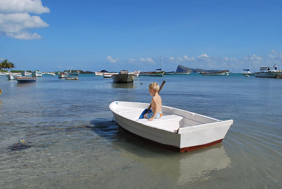 boy, boat, paddle, alone, sea, ocean, white, sailing, child HD wallpaper