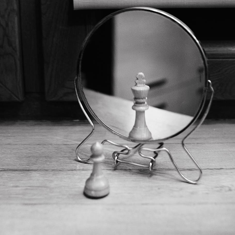 Chess Queen Reflection Mirror HD Mirror Wallpapers