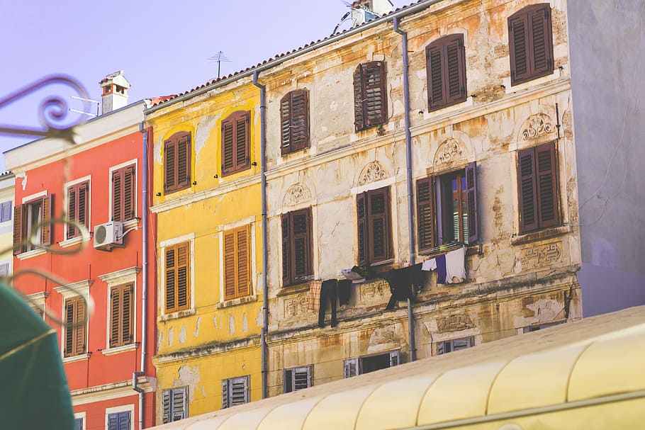 close-up photo of yellow and white building, architecture, color HD wallpaper