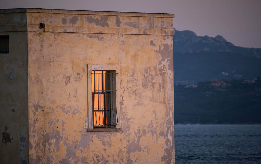 sunset, house, twilight, shadows, orange, backlight, sky, evening HD wallpaper